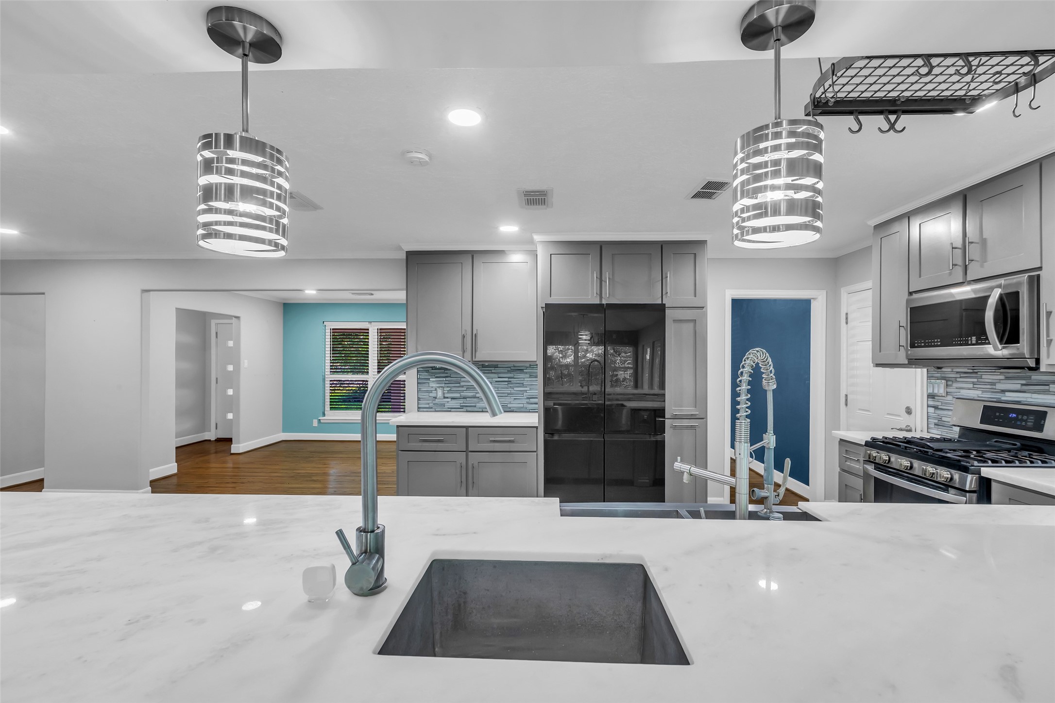 8902 Theysen Drive Property Photo 14