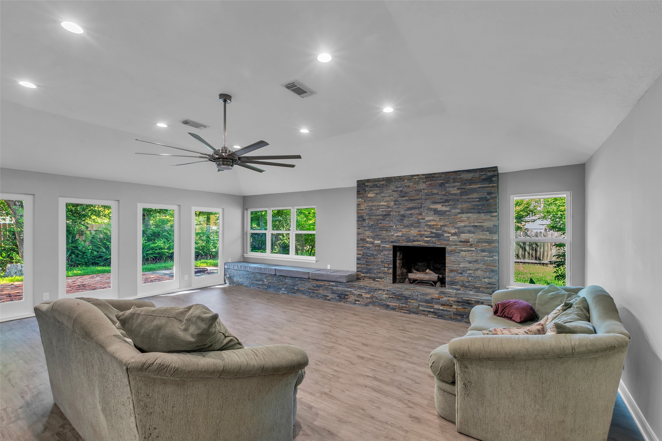 8902 Theysen Drive Property Photo 15