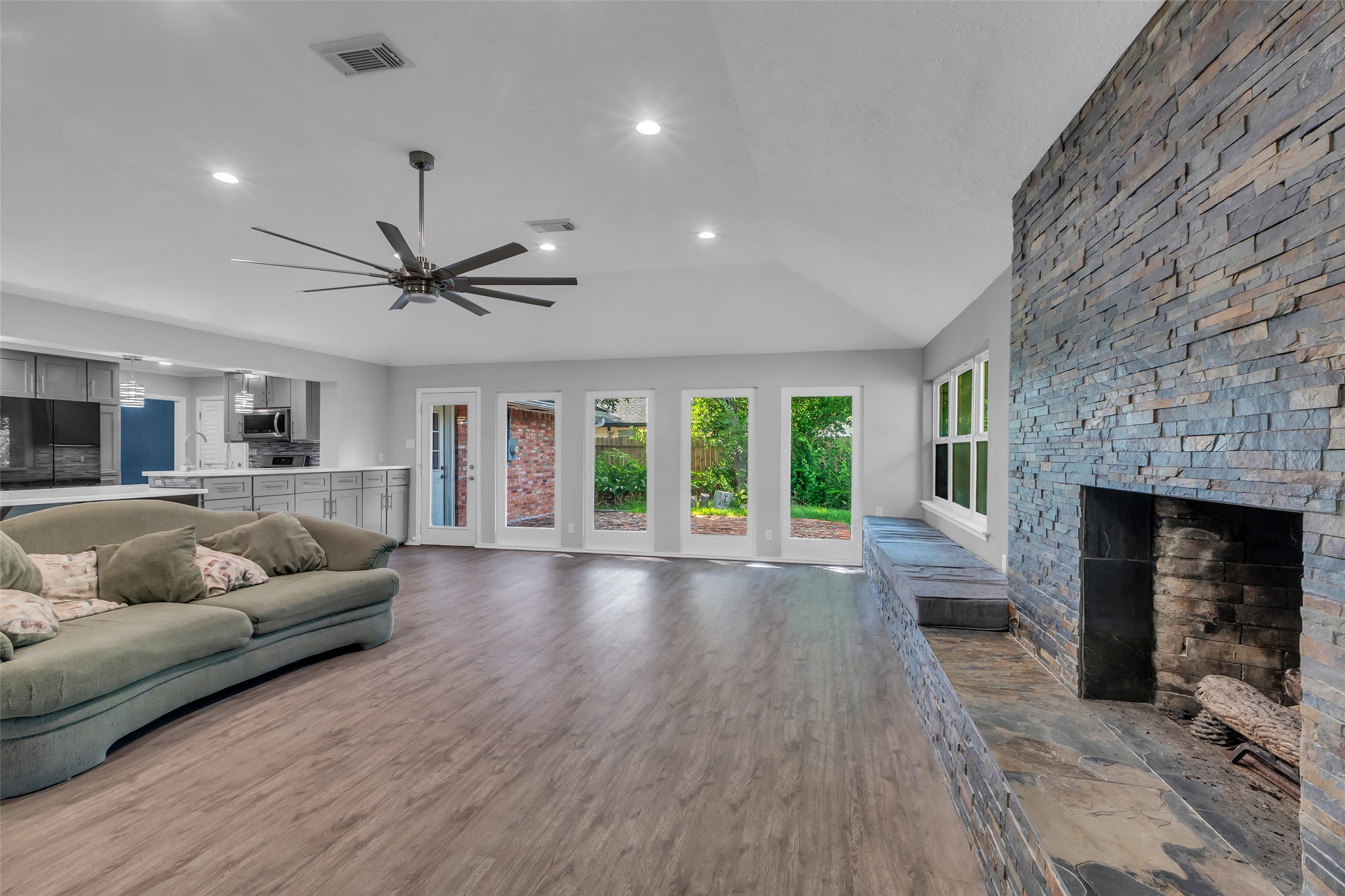 8902 Theysen Drive Property Photo 21