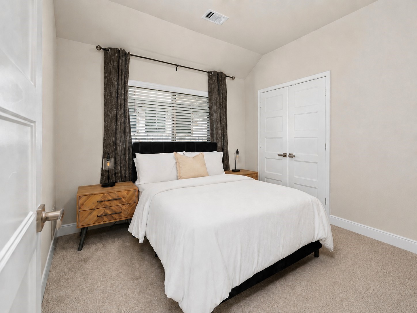 854 Sendero Trail Property Photo 16