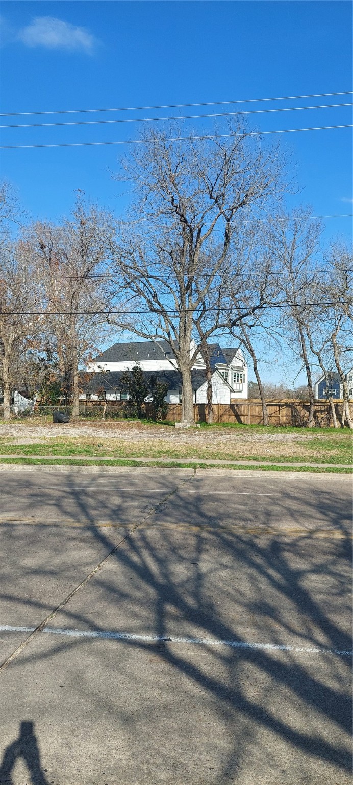 8506 North Main Street Property Photo 9