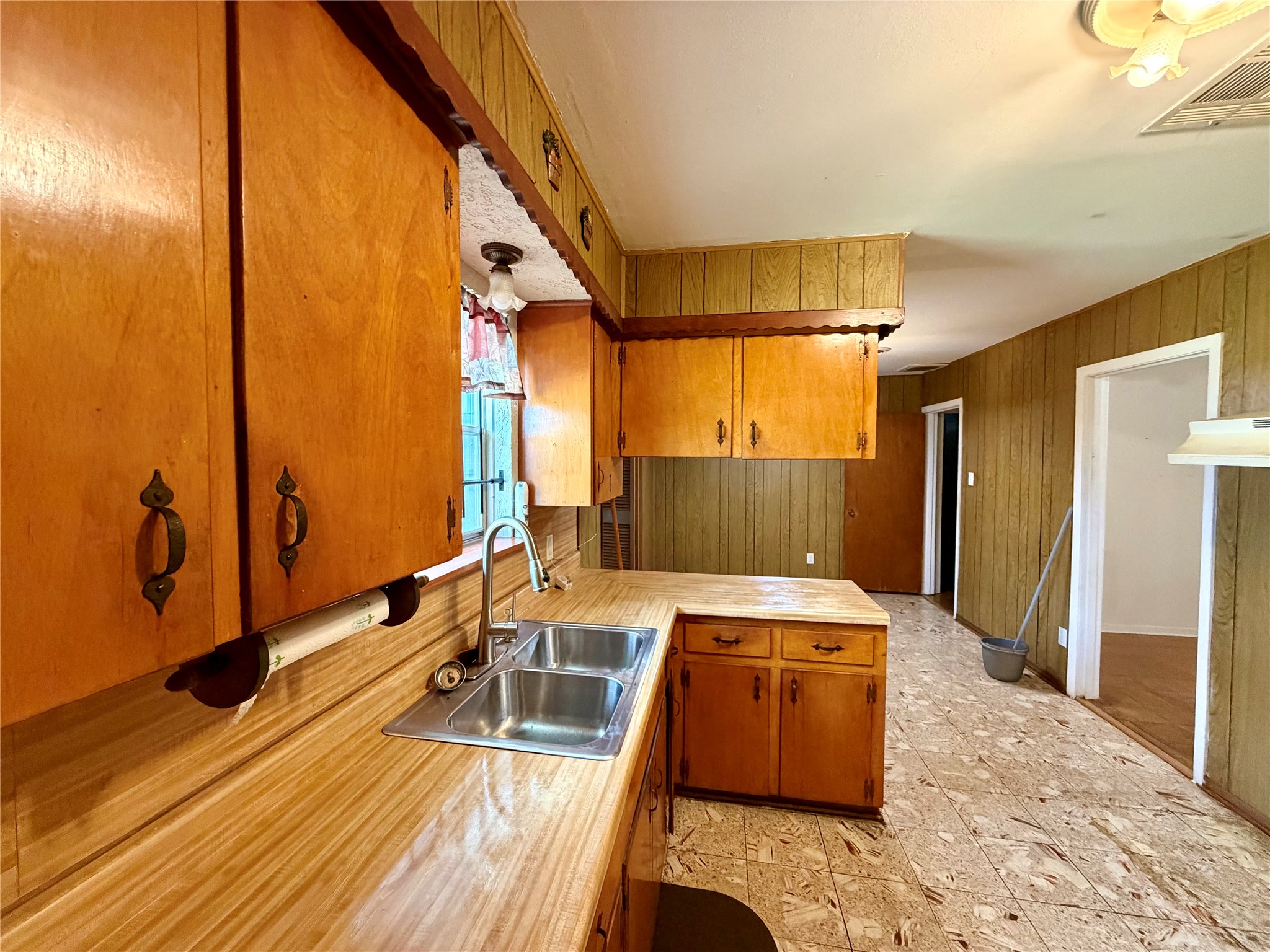 7721 Caddo Road Property Photo 7