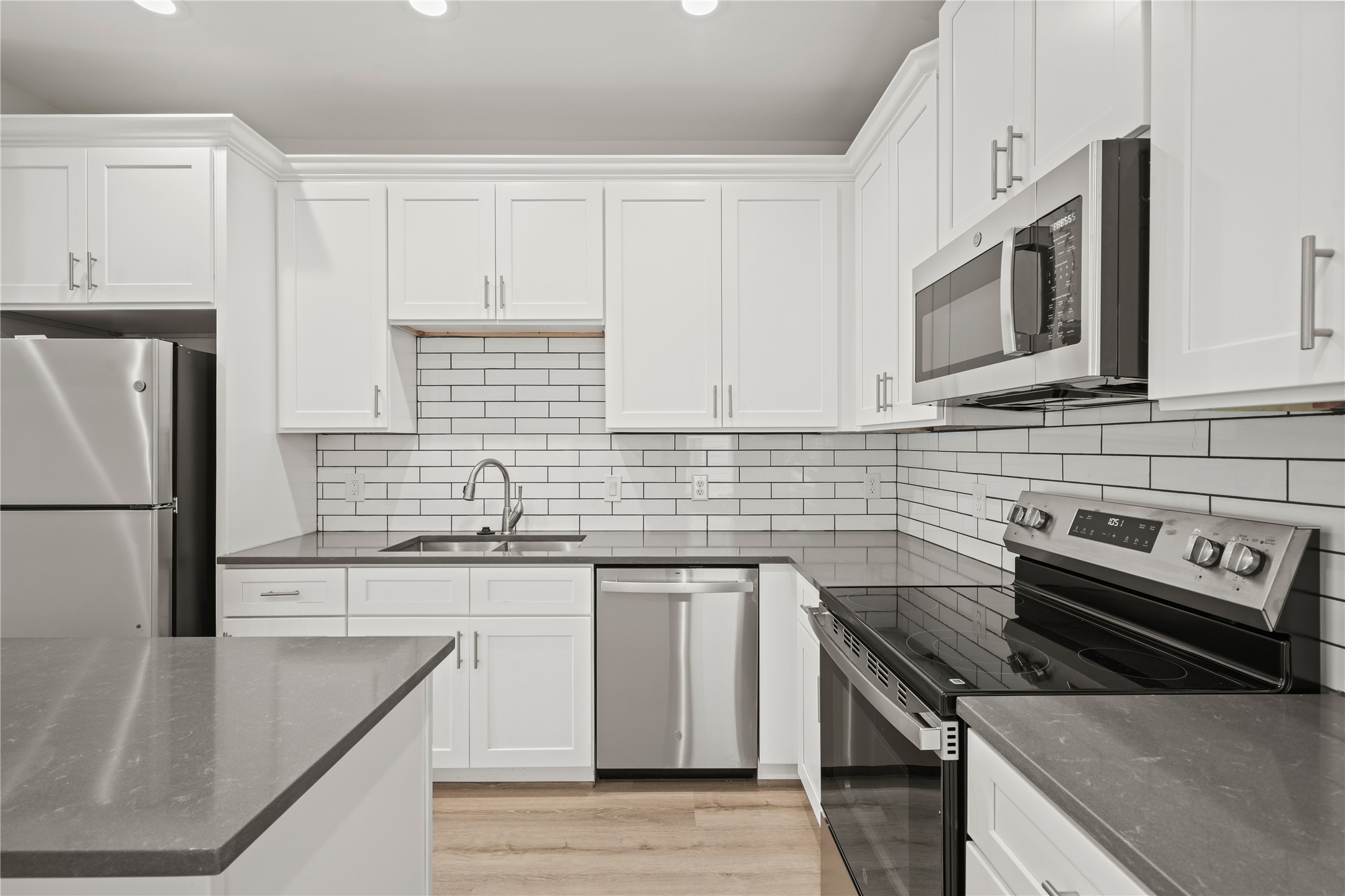 4007 New Orleans Street B Property Photo 7