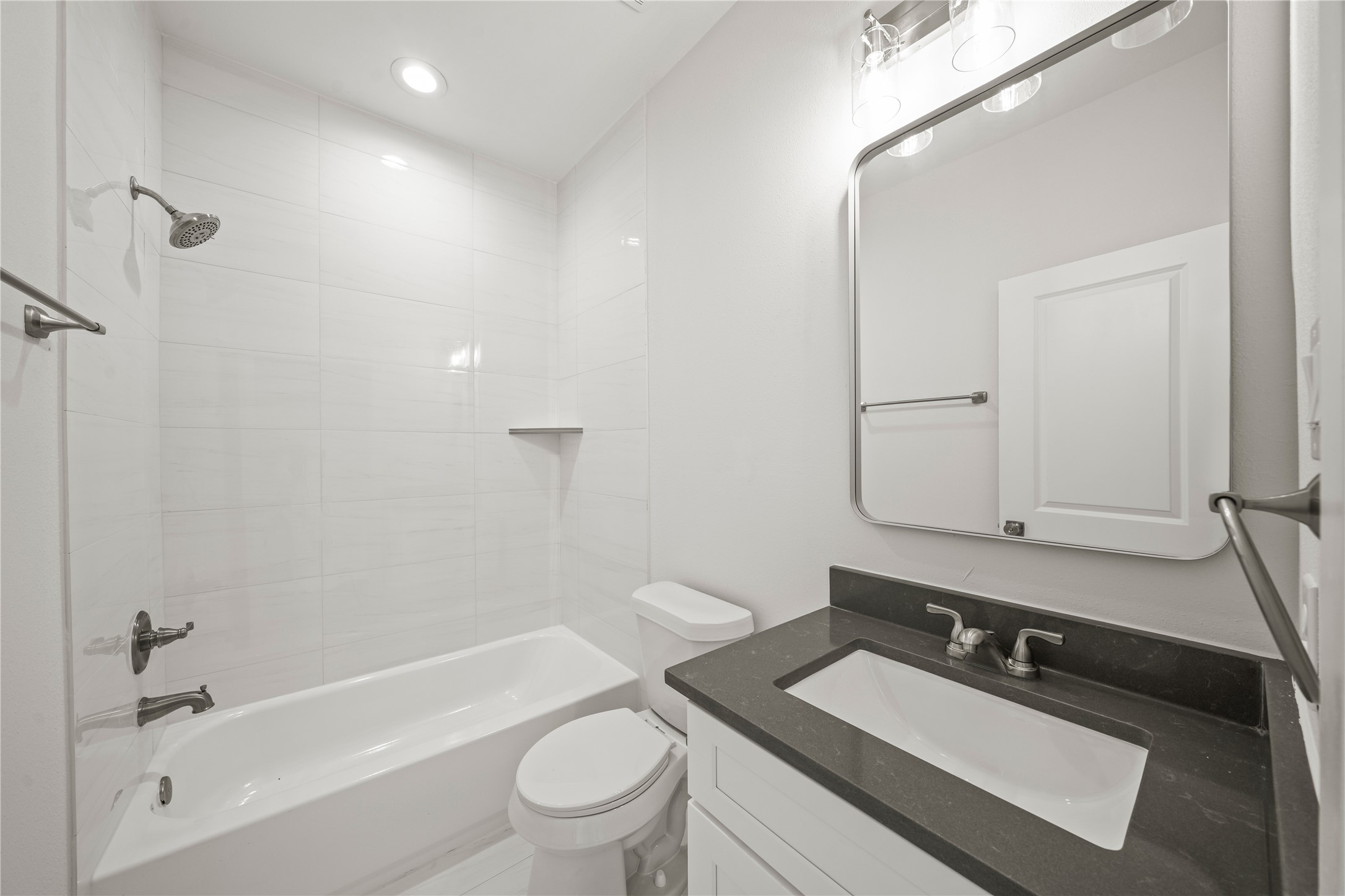 4007 New Orleans Street B Property Photo 14