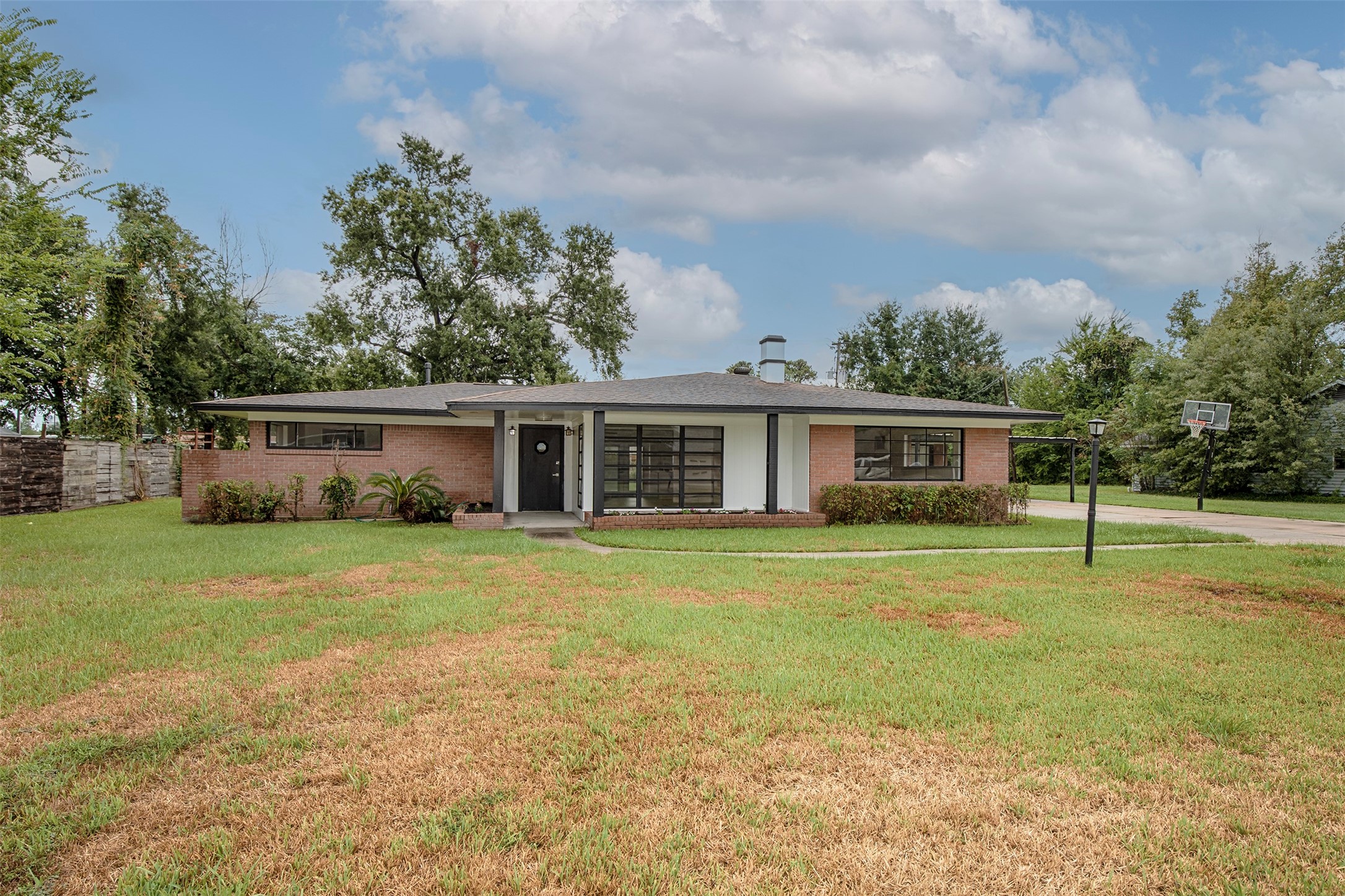 124 Lazy Lane Property Photo 1