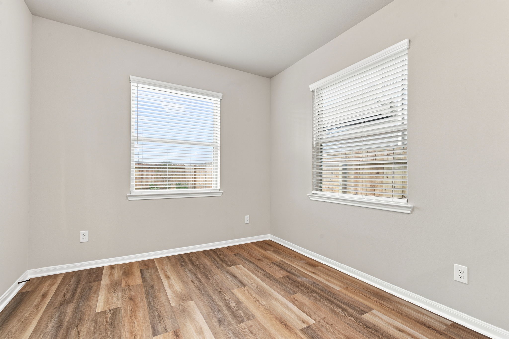 18518 Karlynn Street Property Photo 14
