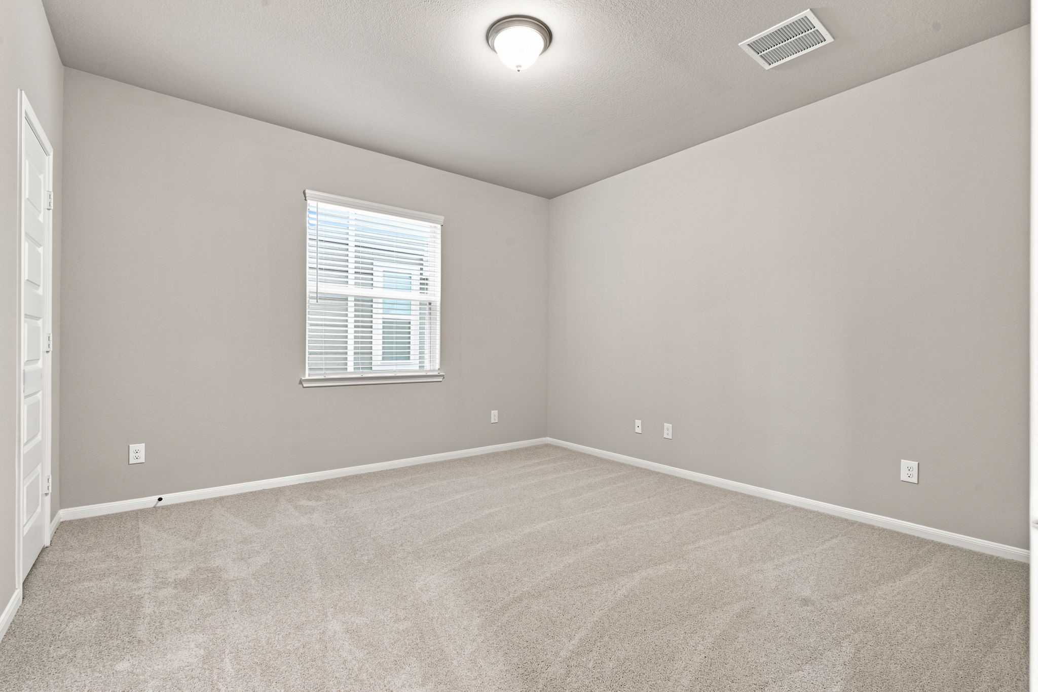 18518 Karlynn Street Property Photo 15