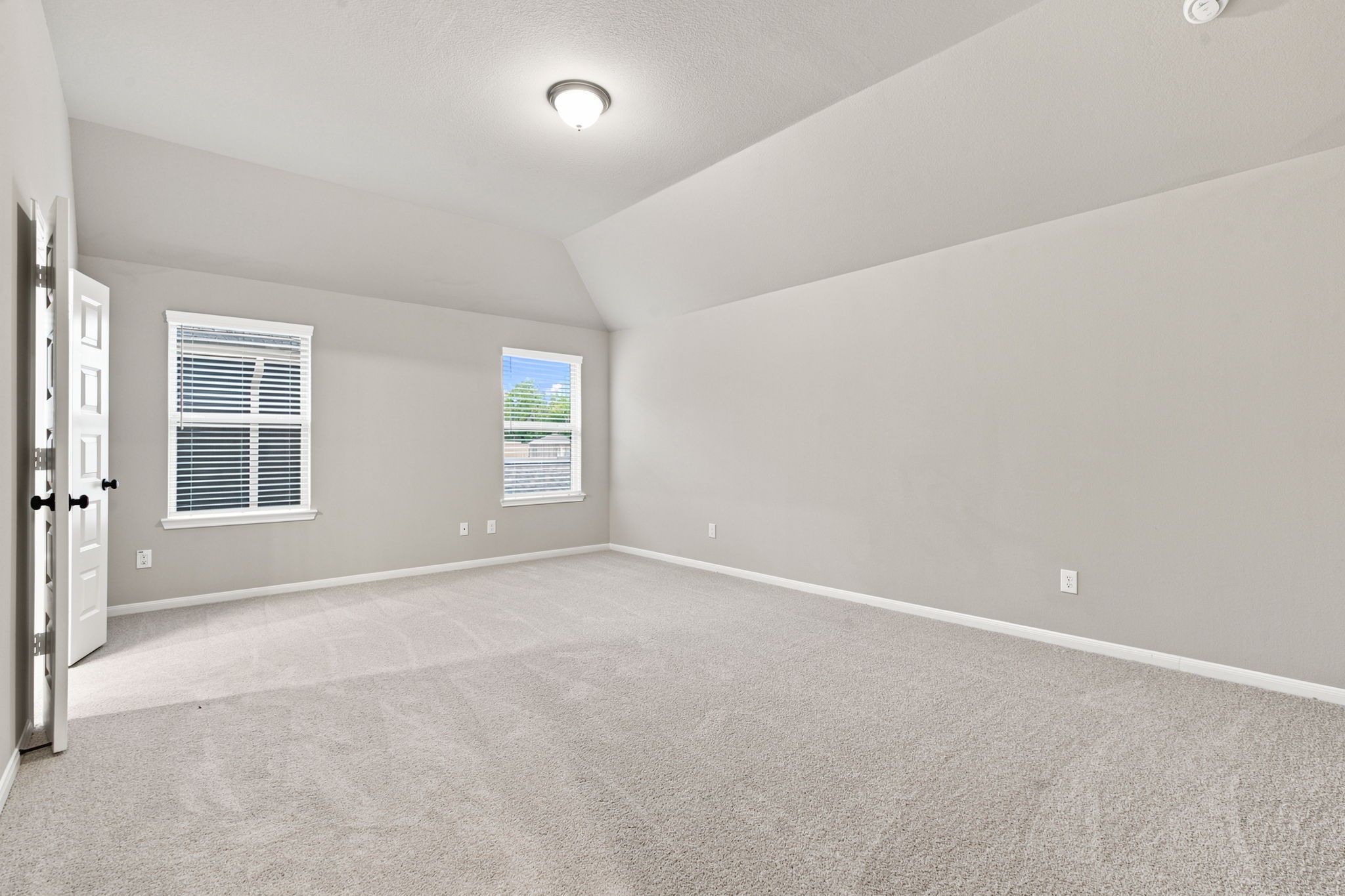 18518 Karlynn Street Property Photo 18