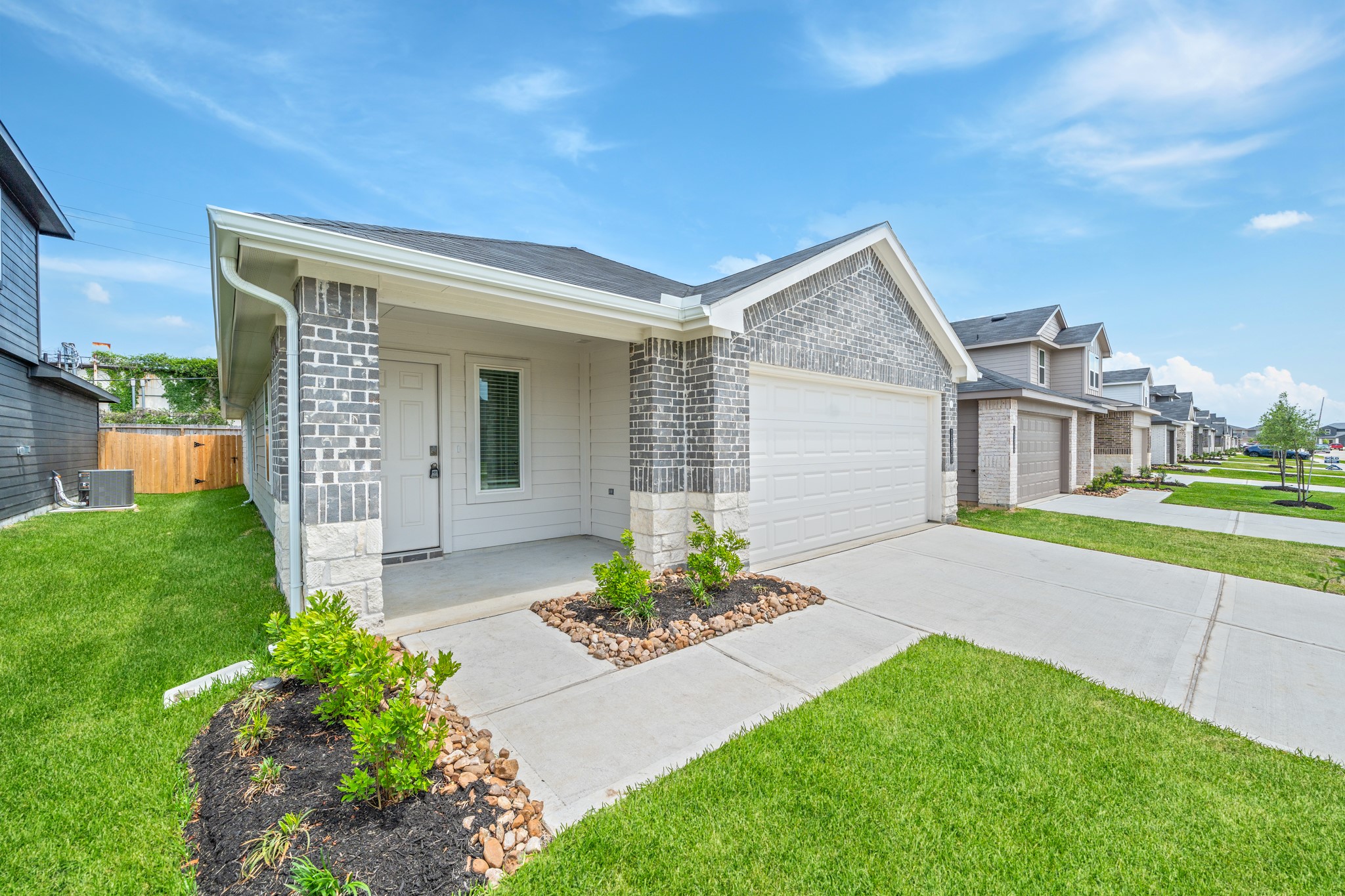 16830 Paintbrush Hollow Lane Property Photo 2