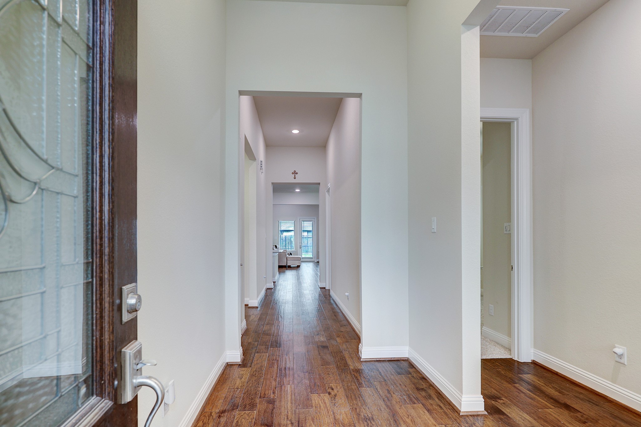 8711 Crossing Oak Lane Property Photo 2