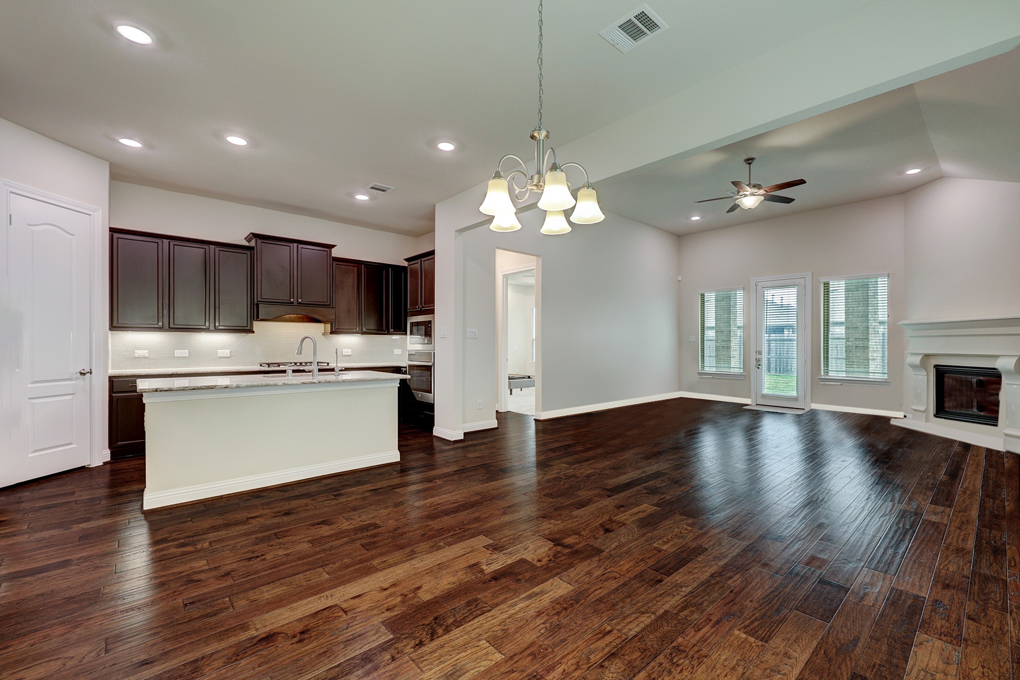 8711 Crossing Oak Lane Property Photo 11