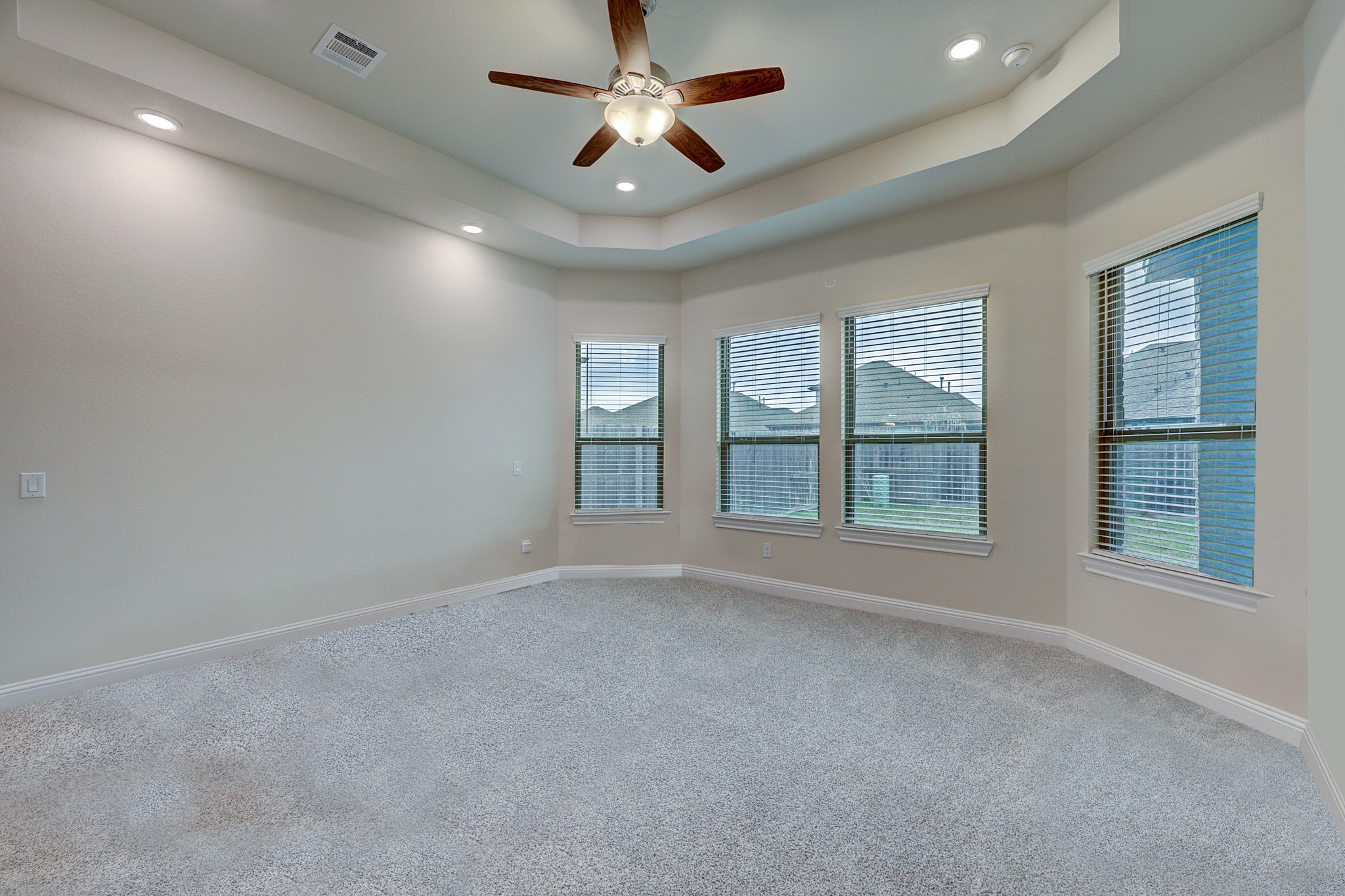 8711 Crossing Oak Lane Property Photo 13