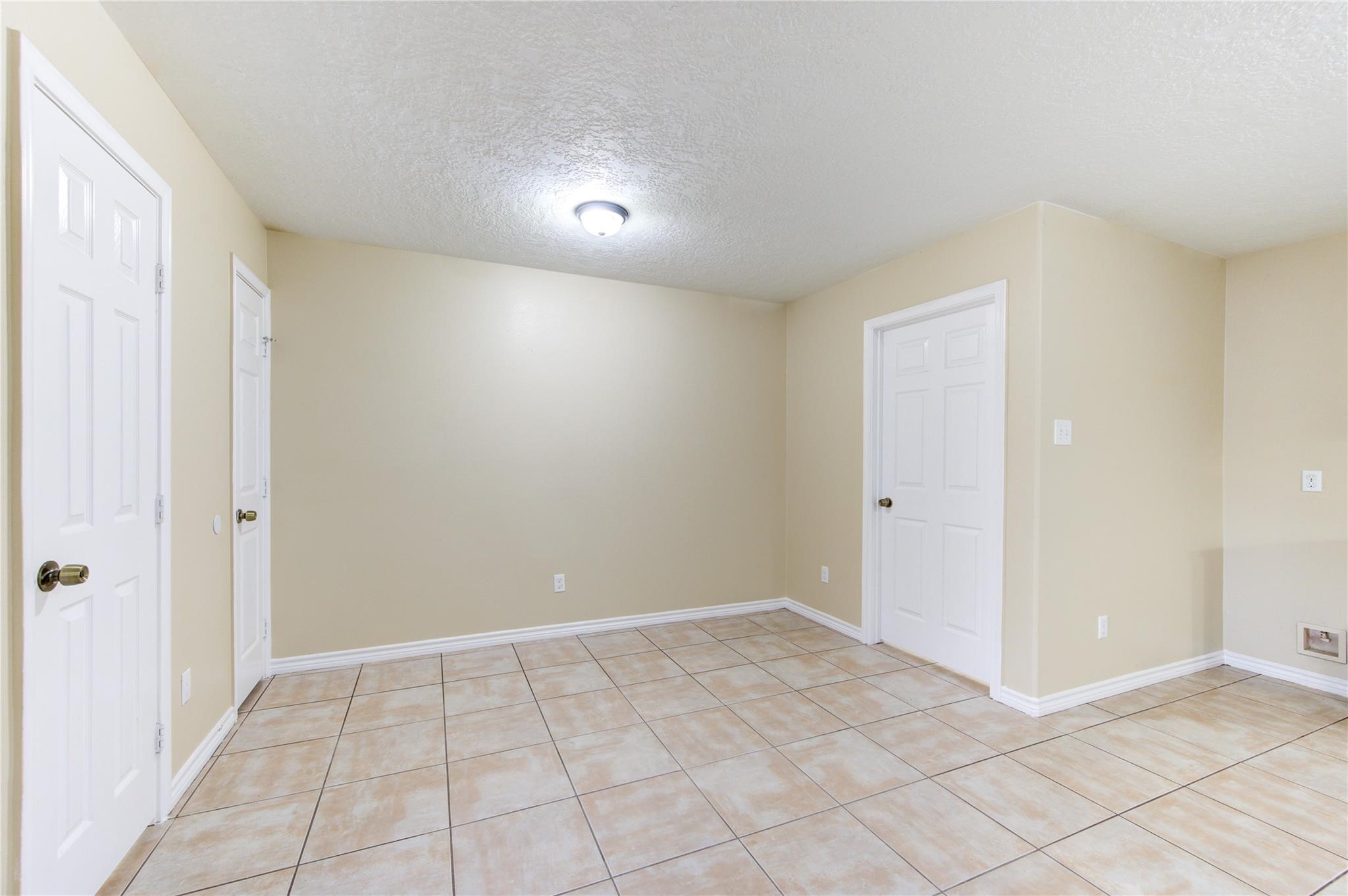 605 Center Street B Property Photo 8