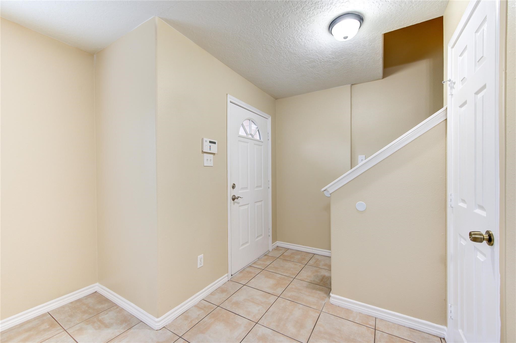 605 Center Street B Property Photo 11