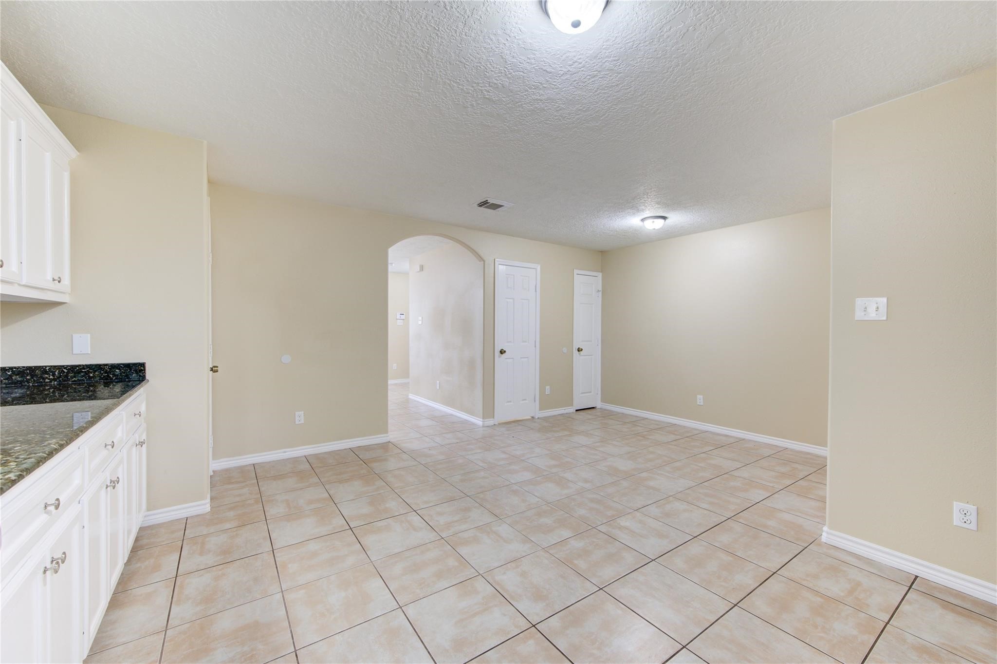 605 Center Street B Property Photo 14