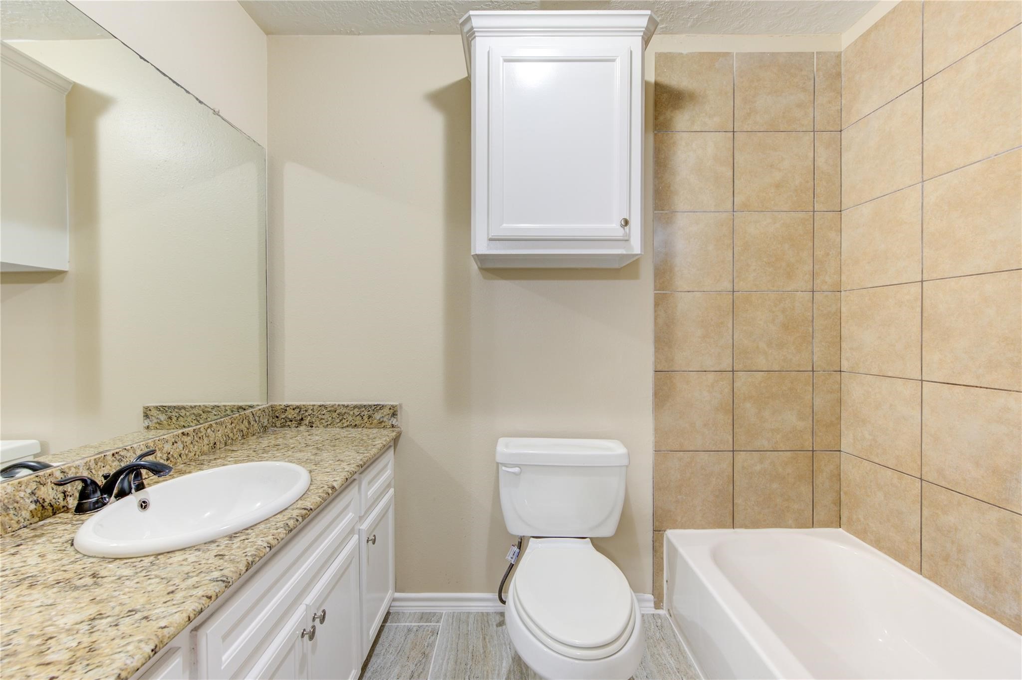 605 Center Street B Property Photo 26