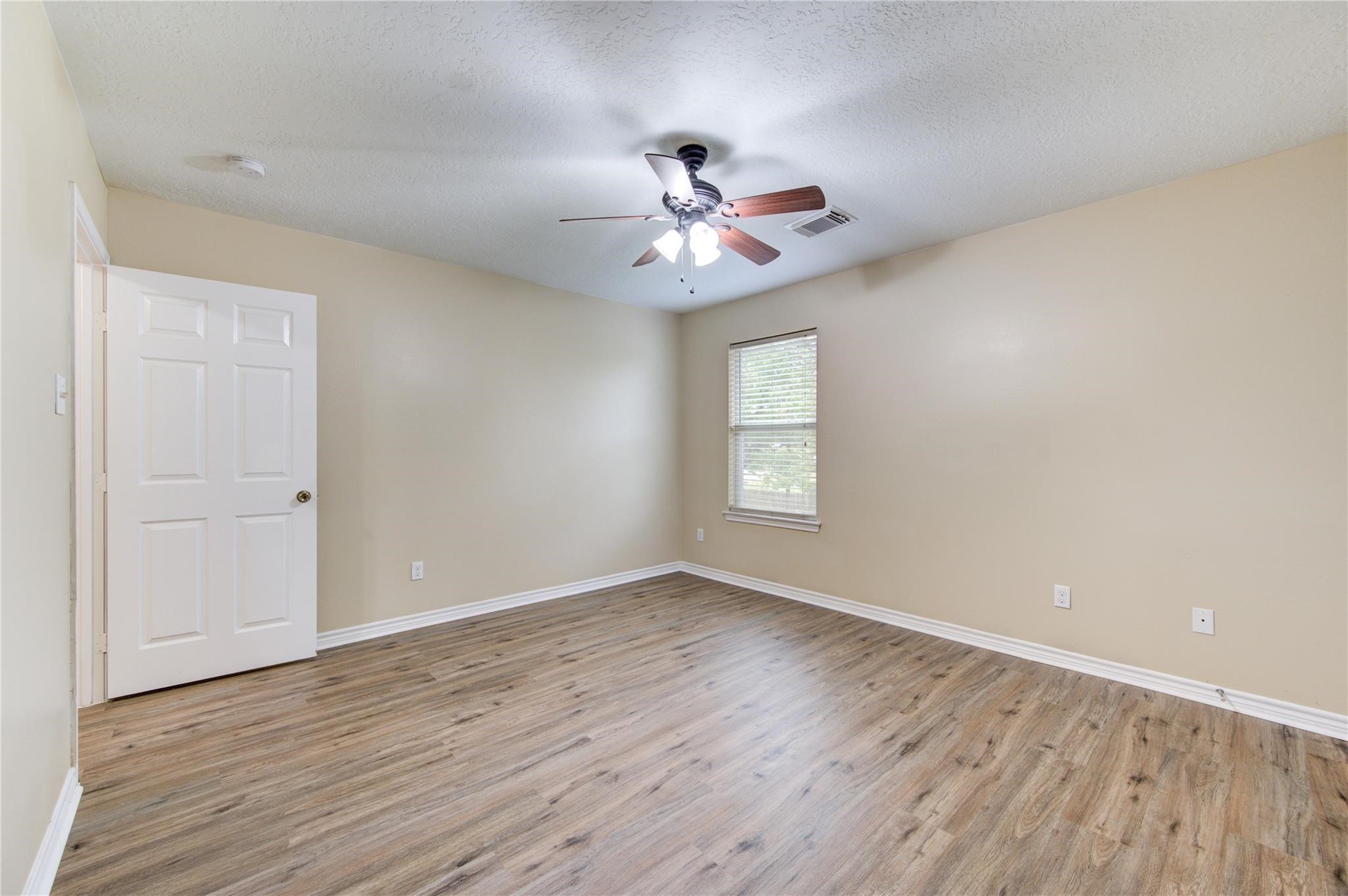 605 Center Street B Property Photo 27