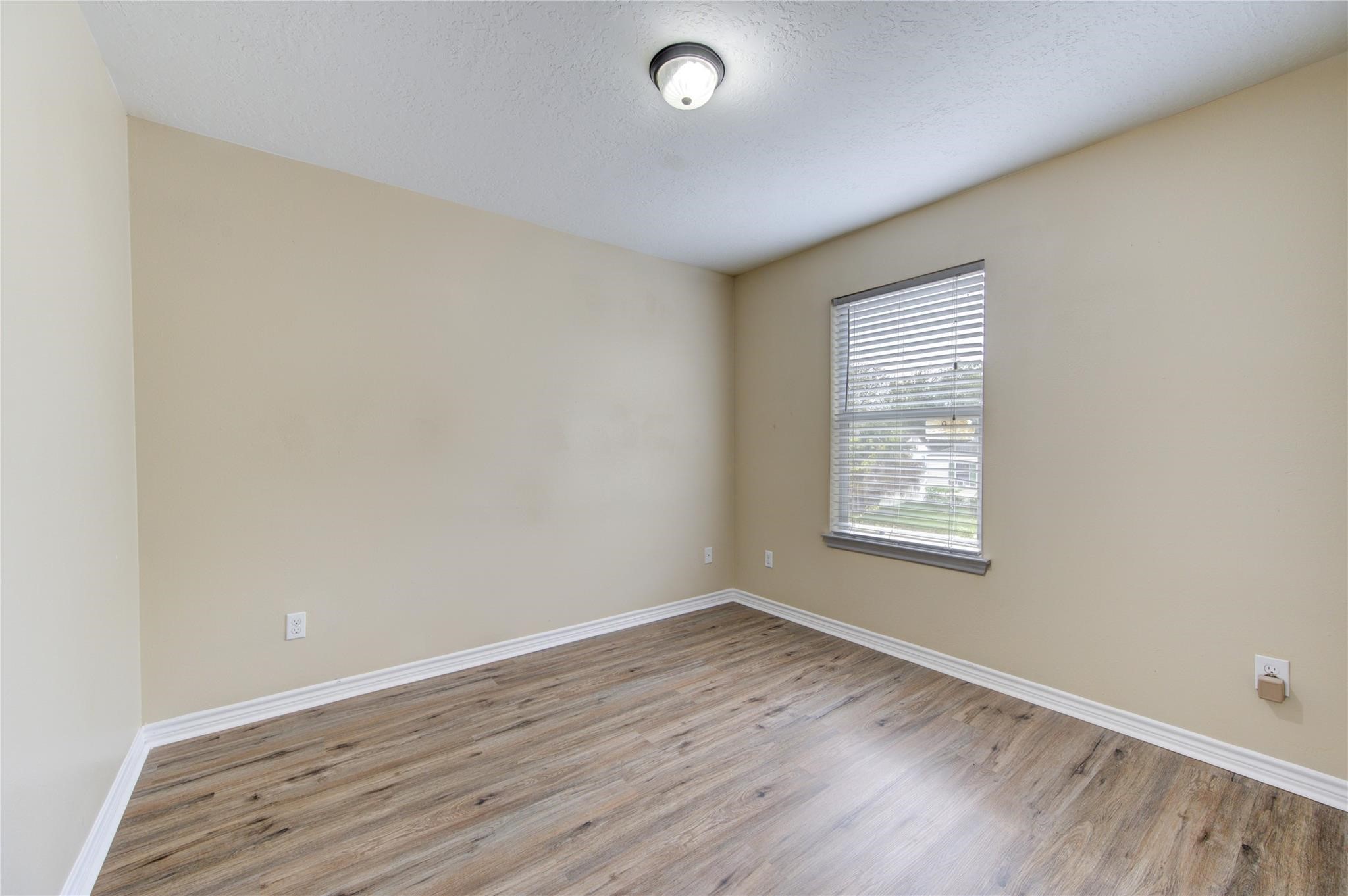 605 Center Street B Property Photo 29