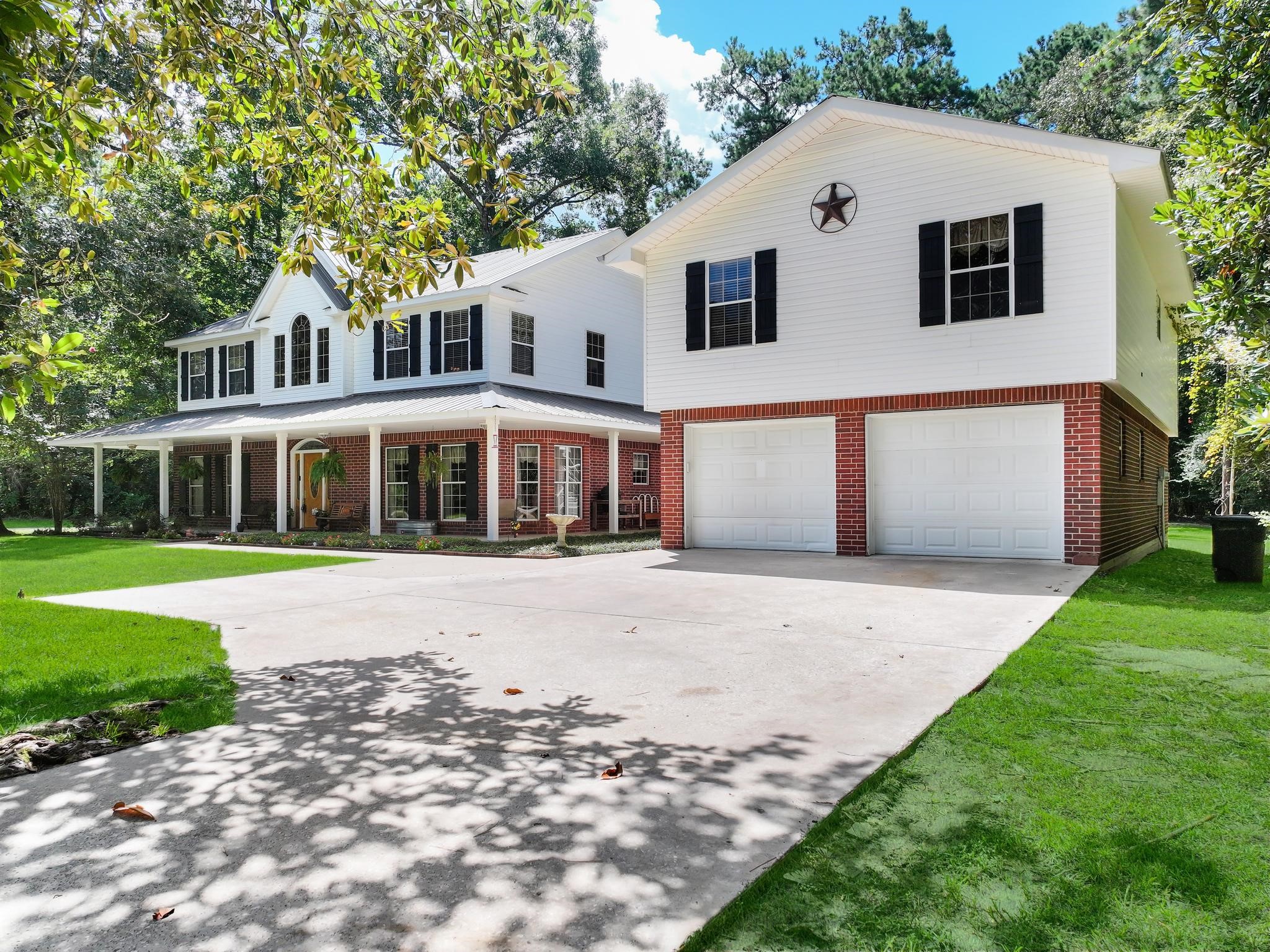1000 Forsythia Drive Property Photo 3