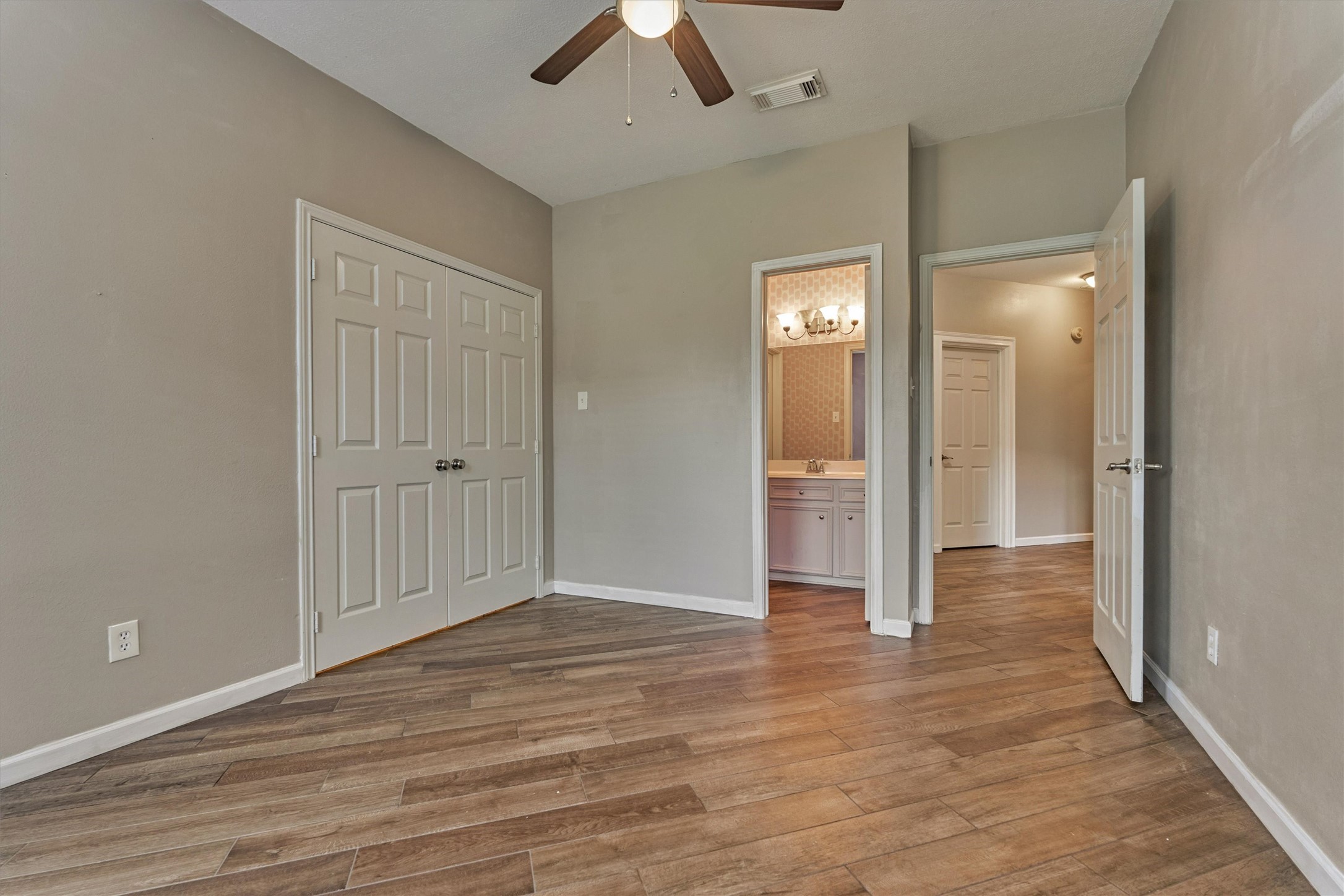 11603 Vailrun Drive Property Photo 32