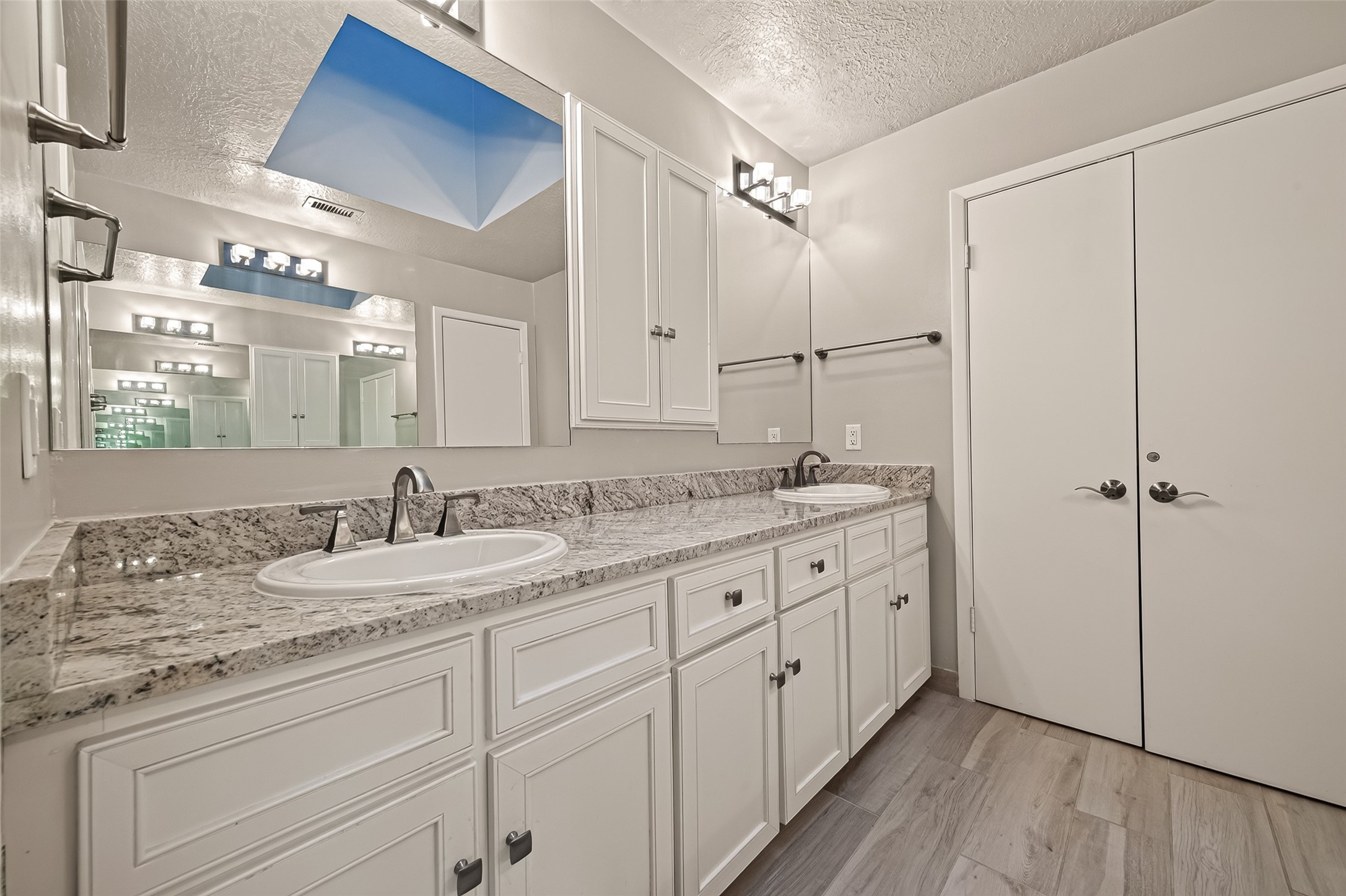 94 Sugarberry Circle Property Photo 30