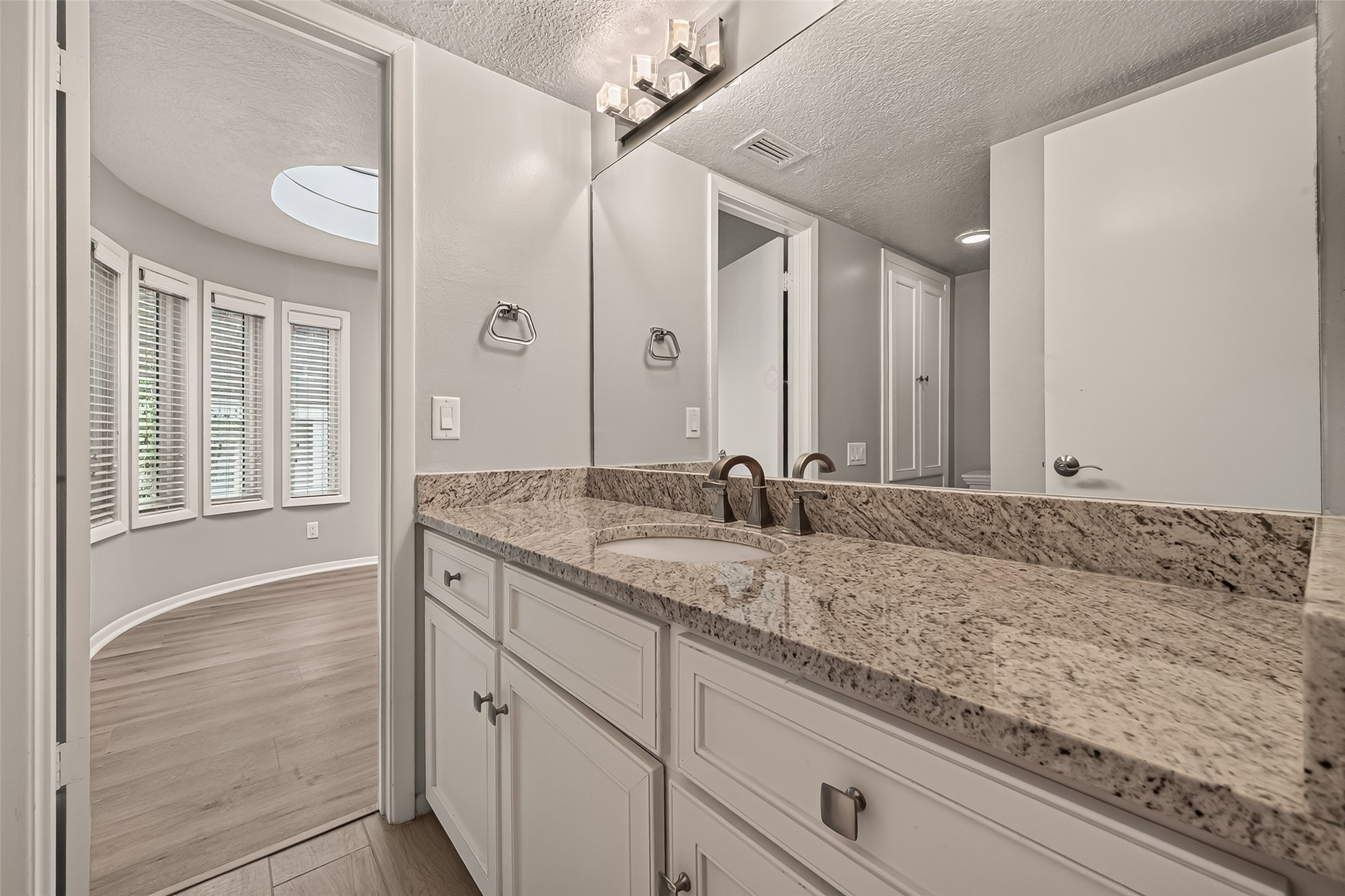 94 Sugarberry Circle Property Photo 38