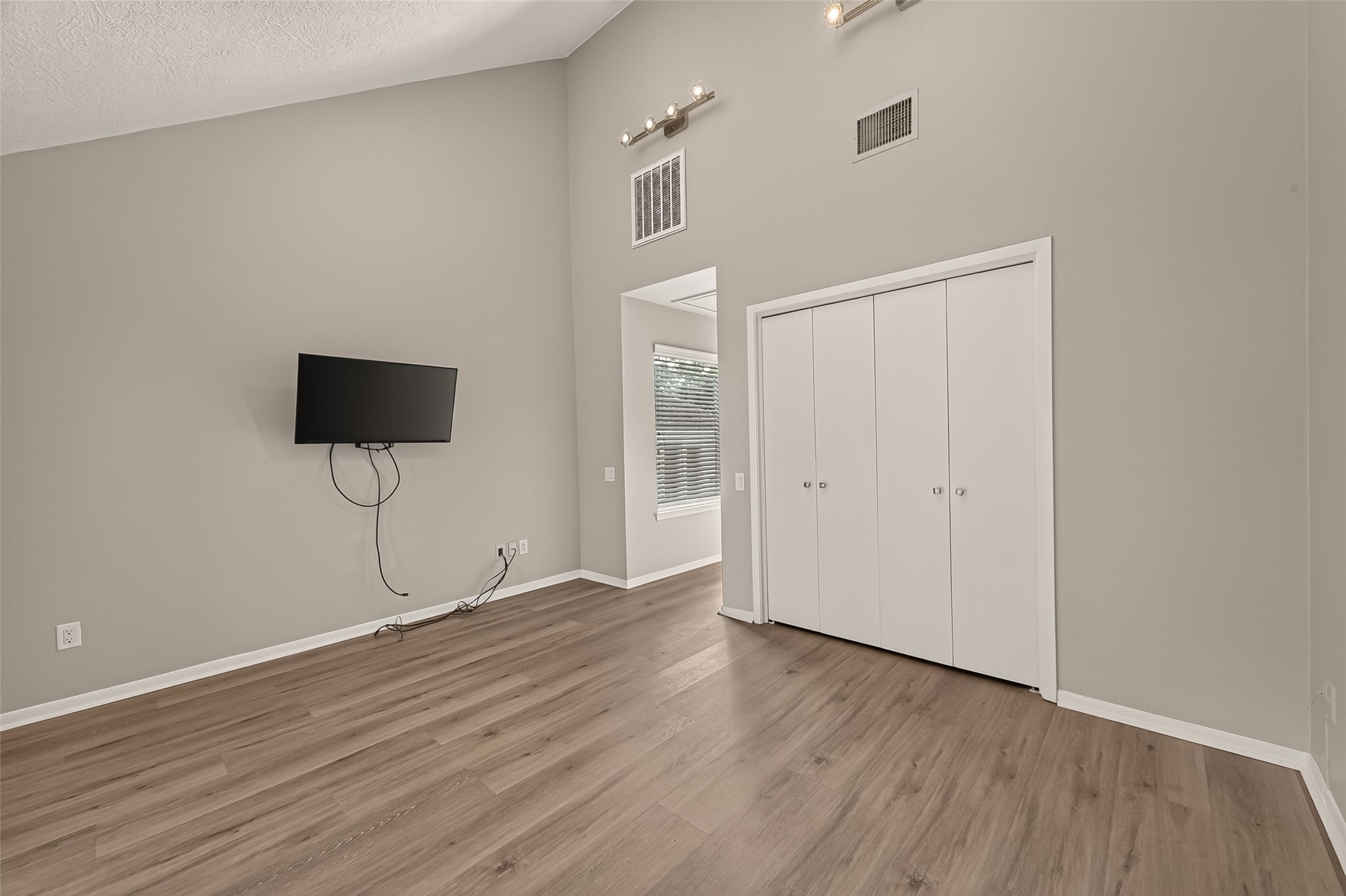 94 Sugarberry Circle Property Photo 41