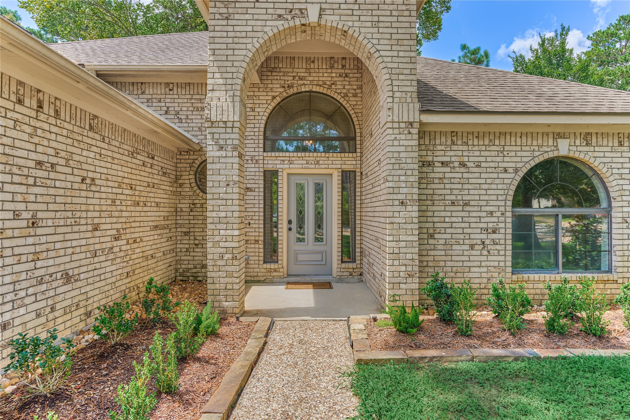 13707 Fountainview Drive Property Photo 6