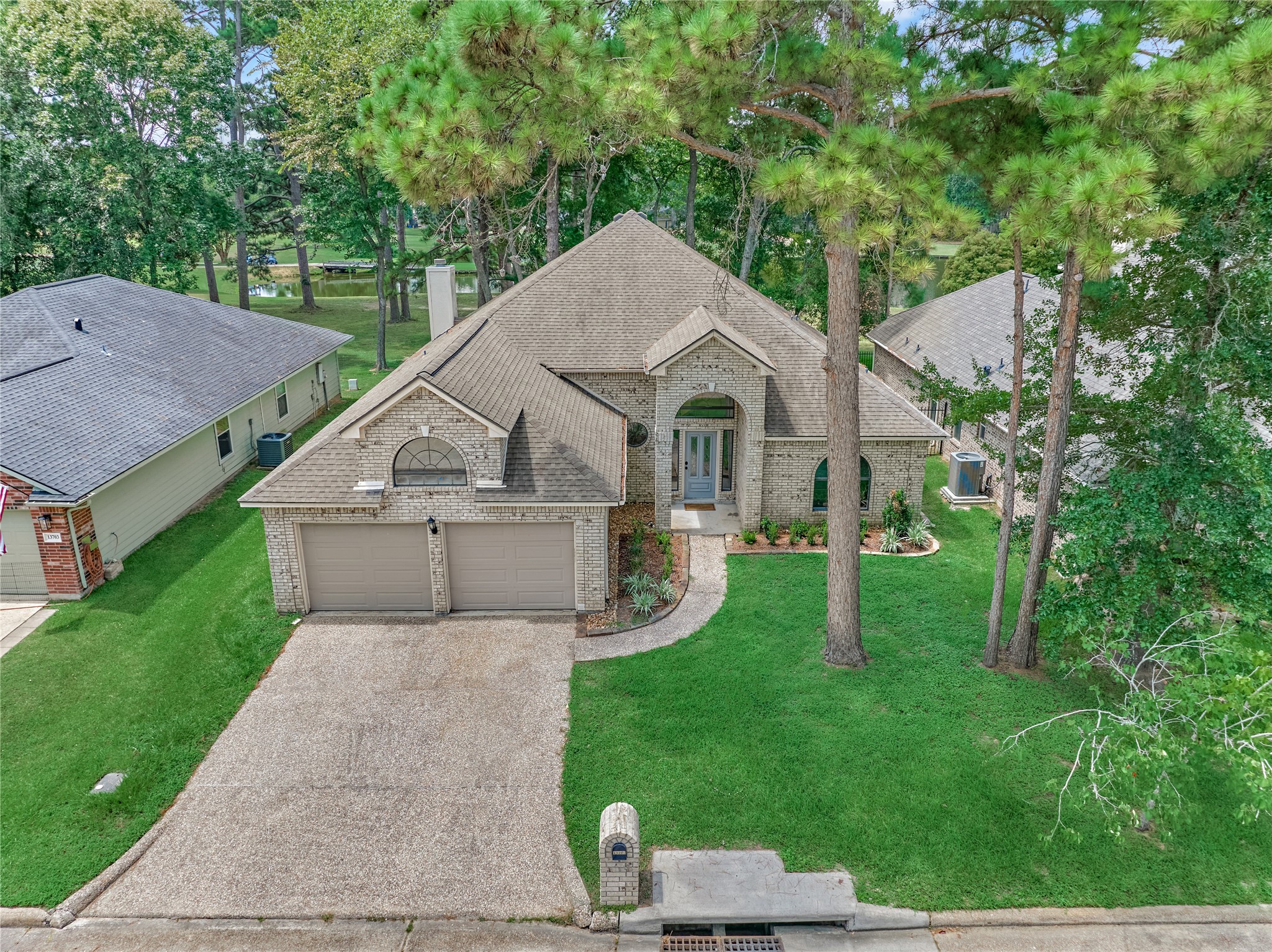 13707 Fountainview Drive Property Photo 46