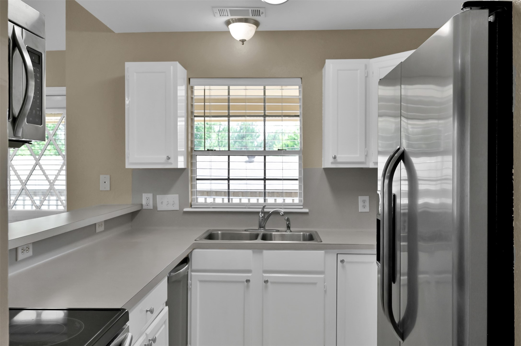 1141 Lovett Street Property Photo 12