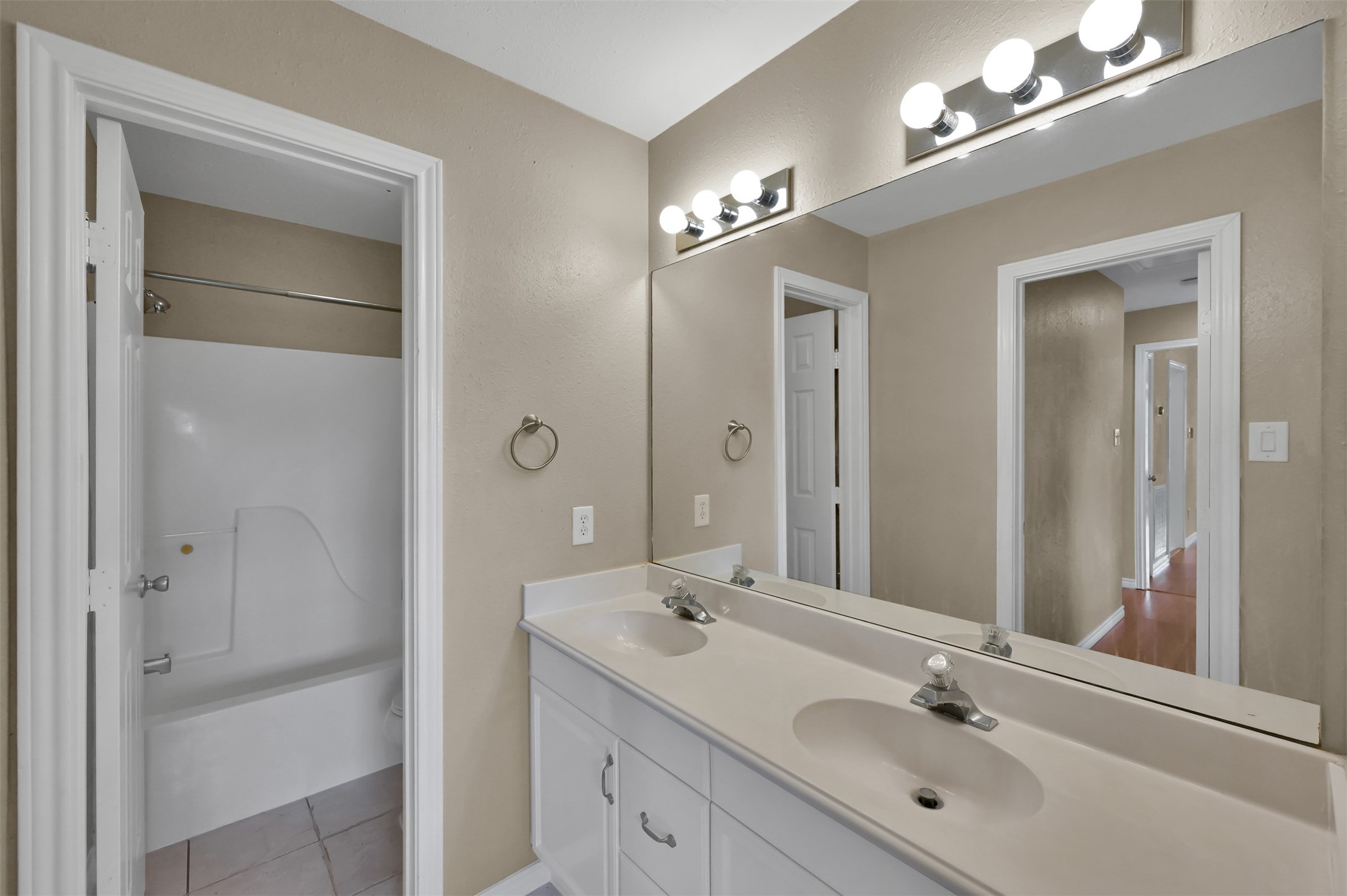 1141 Lovett Street Property Photo 20