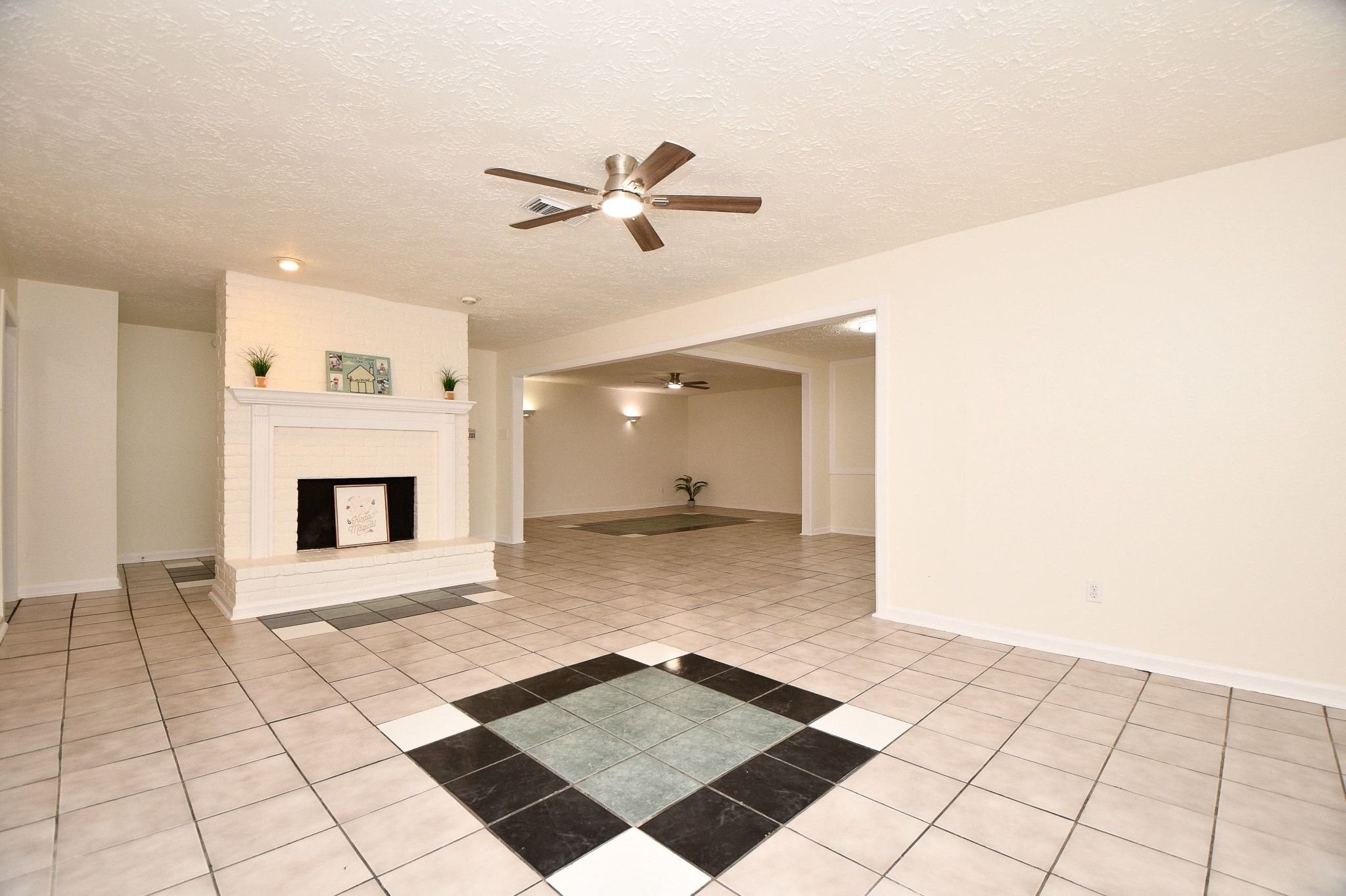 16823 Cobble Ridge Drive Property Photo 10