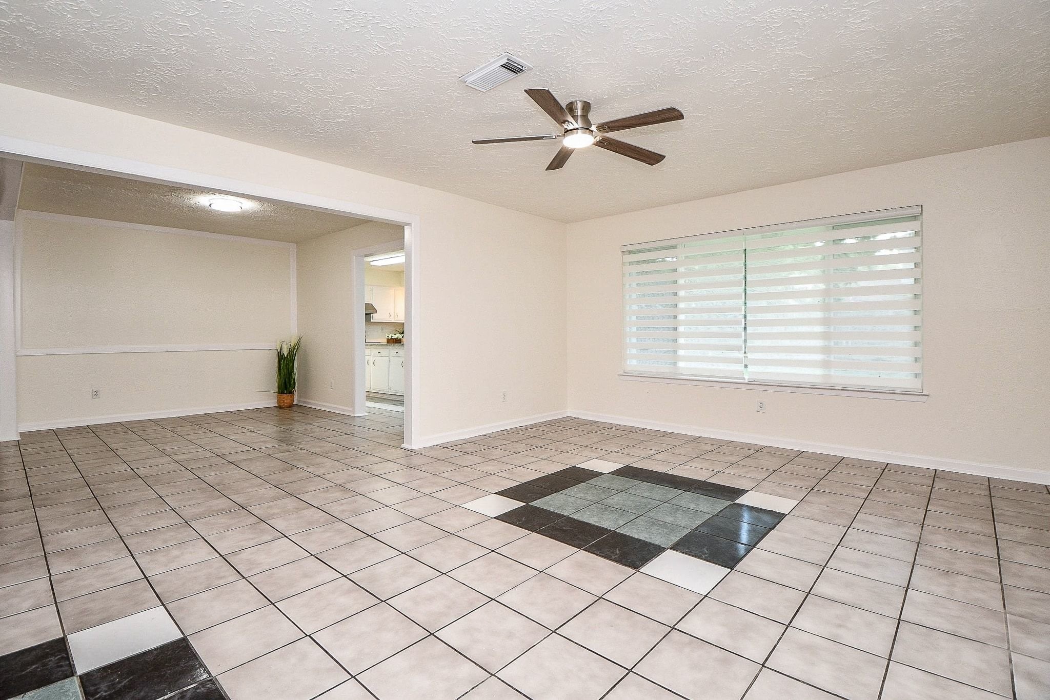 16823 Cobble Ridge Drive Property Photo 11