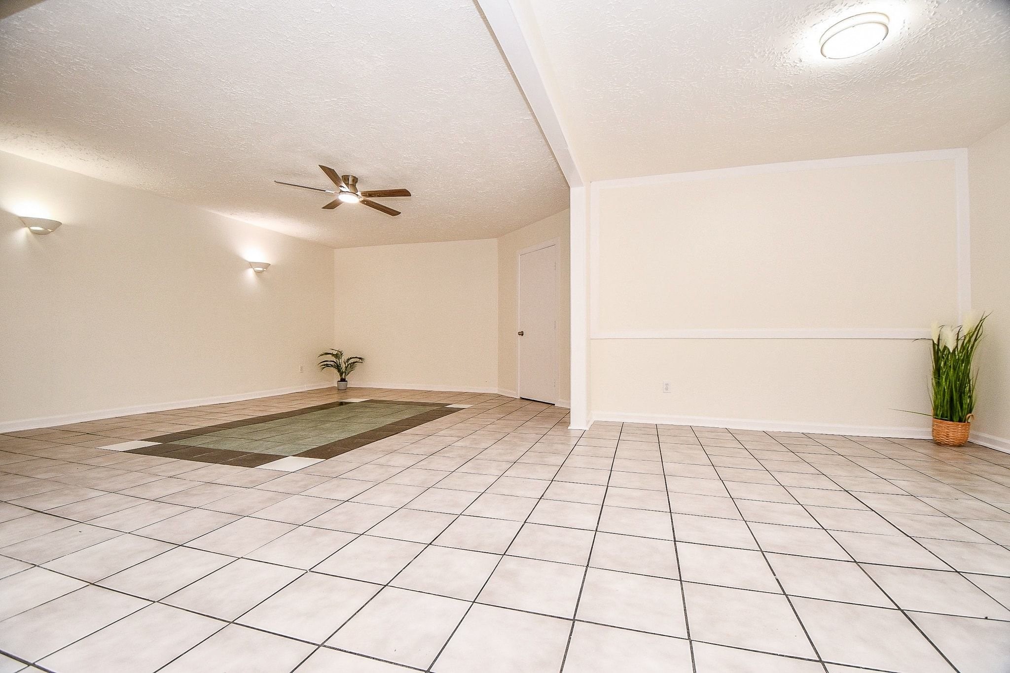 16823 Cobble Ridge Drive Property Photo 14