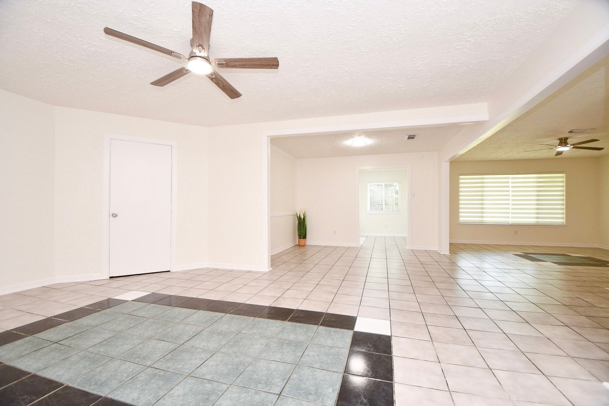 16823 Cobble Ridge Drive Property Photo 15