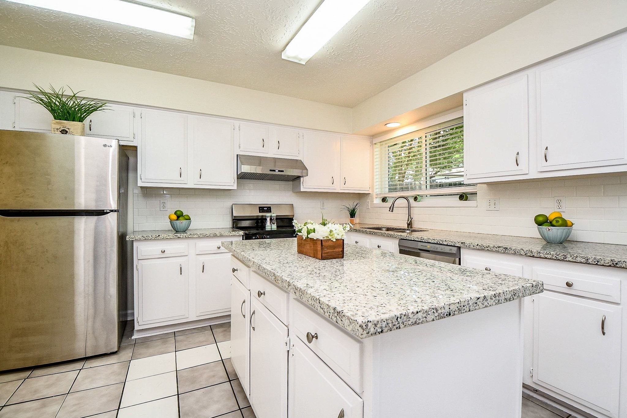 16823 Cobble Ridge Drive Property Photo 17