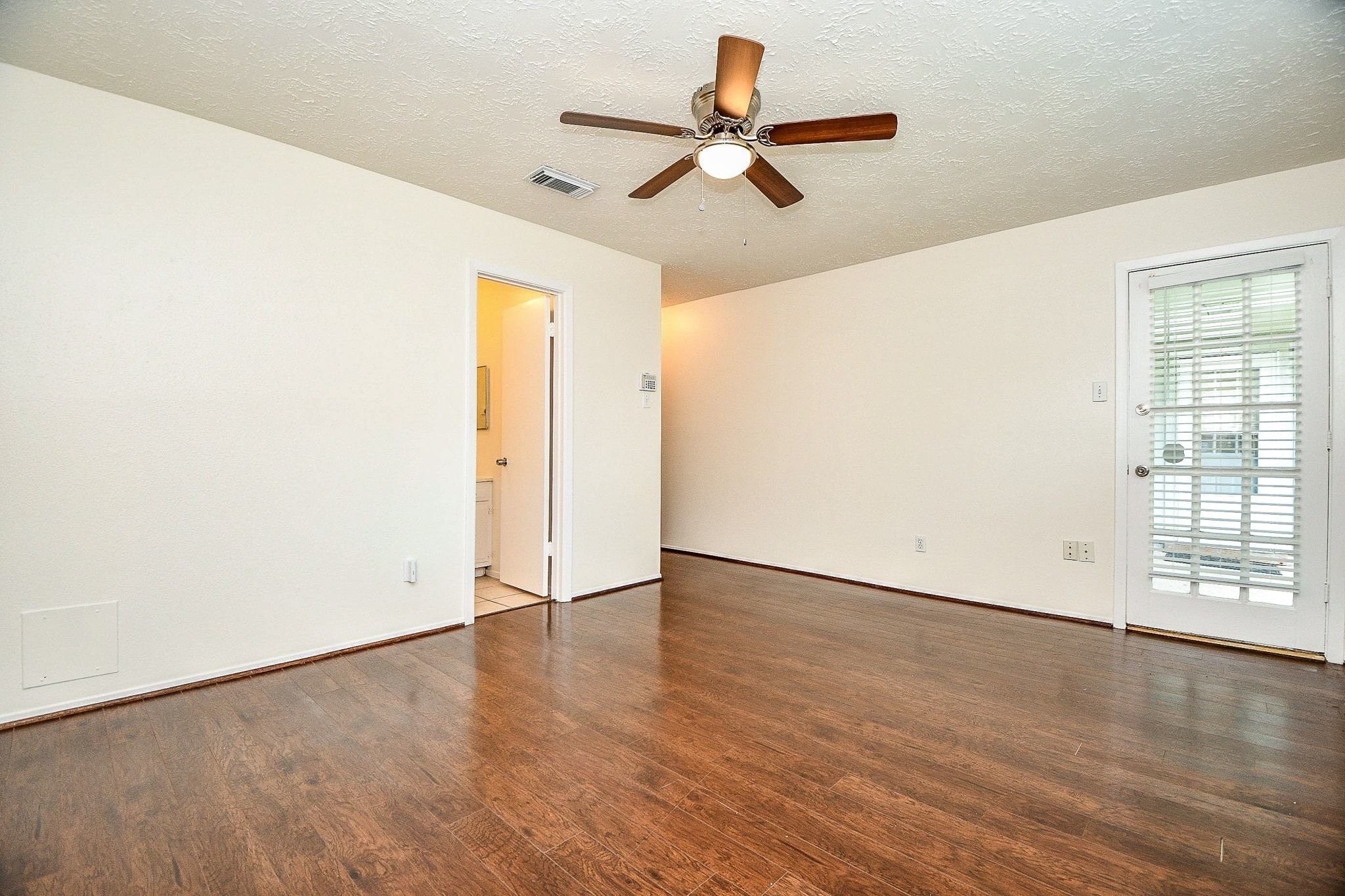 16823 Cobble Ridge Drive Property Photo 24