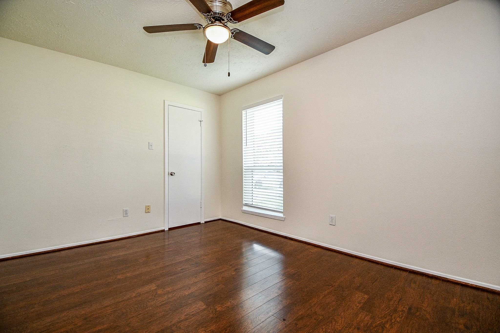16823 Cobble Ridge Drive Property Photo 28