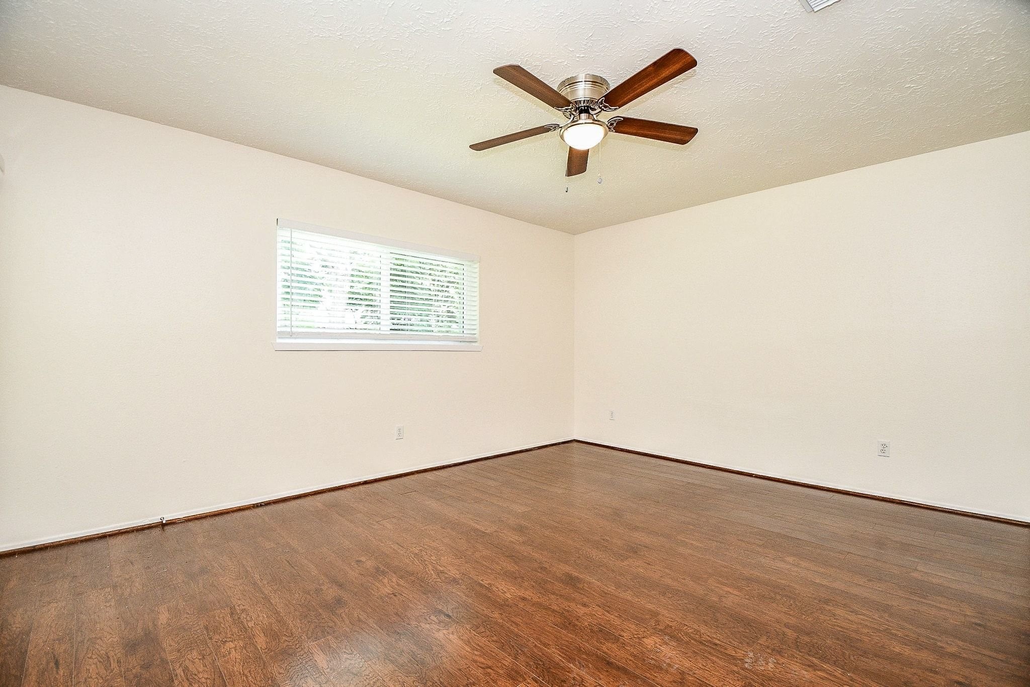 16823 Cobble Ridge Drive Property Photo 32