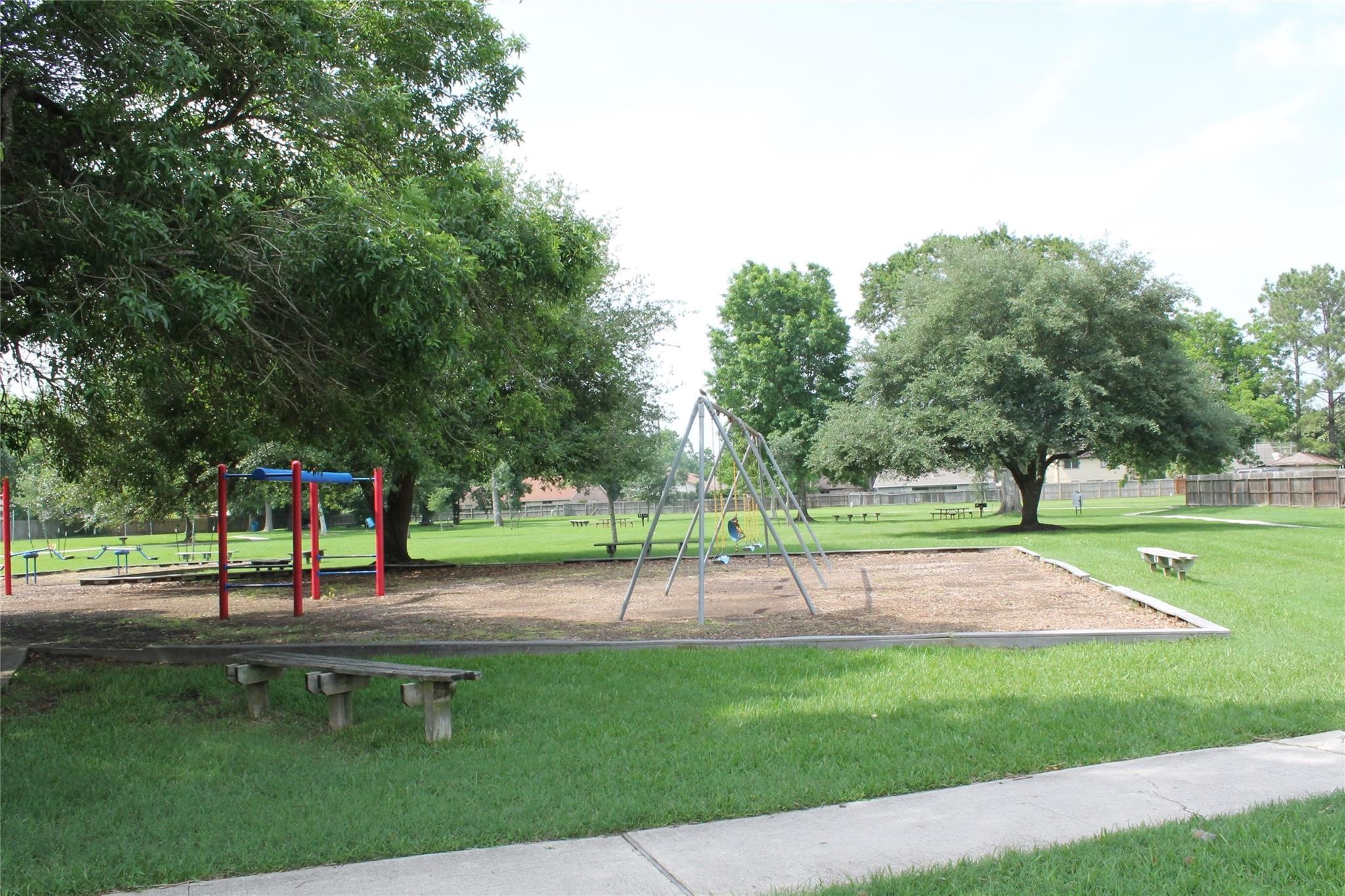 16823 Cobble Ridge Drive Property Photo 41