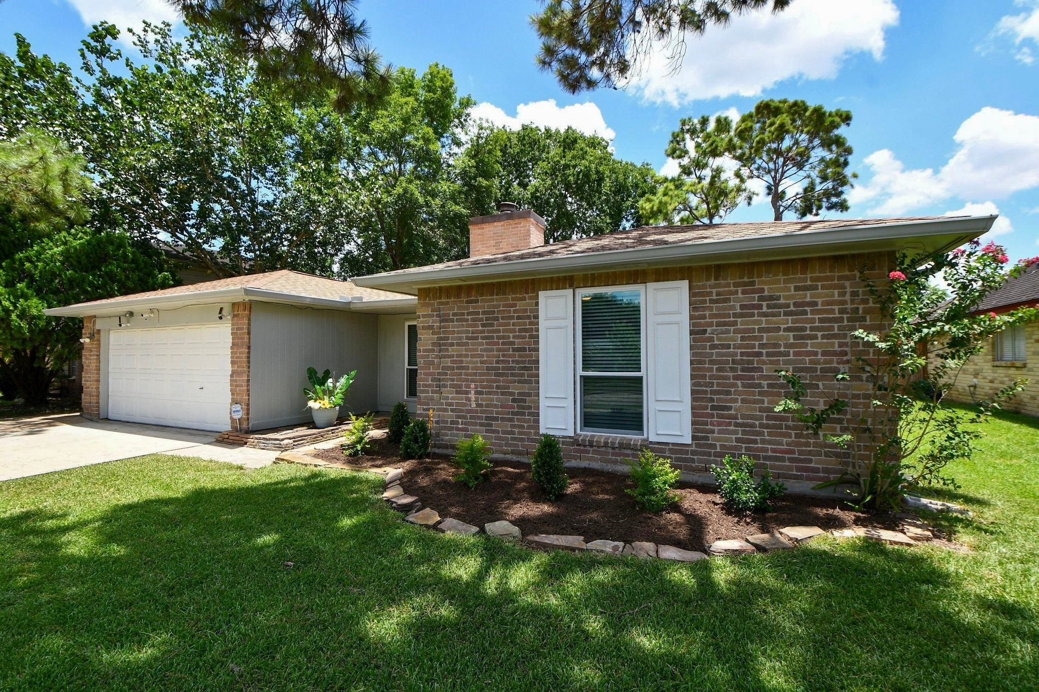 16823 Cobble Ridge Drive Property Photo 45