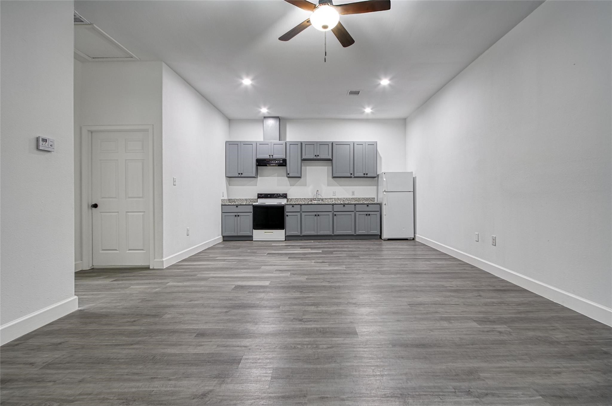 14310 1/2 Unit T Sweeney Road Property Photo 4