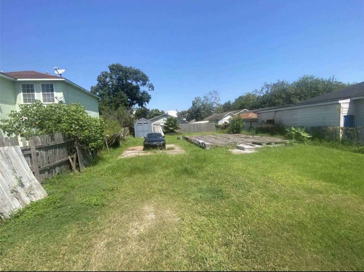 9223 E Avenue P Property Photo 1