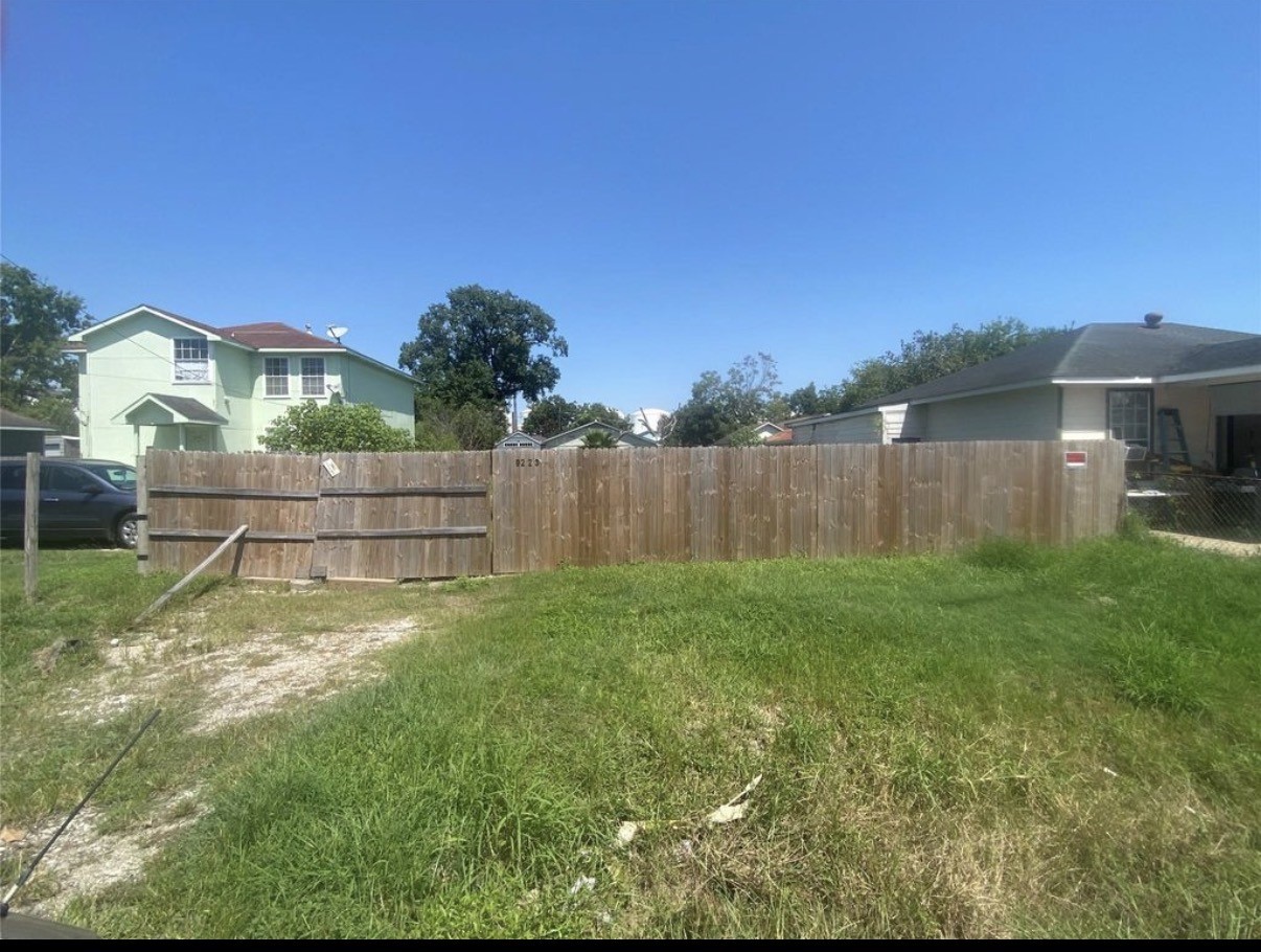 9223 E Avenue P Property Photo 4