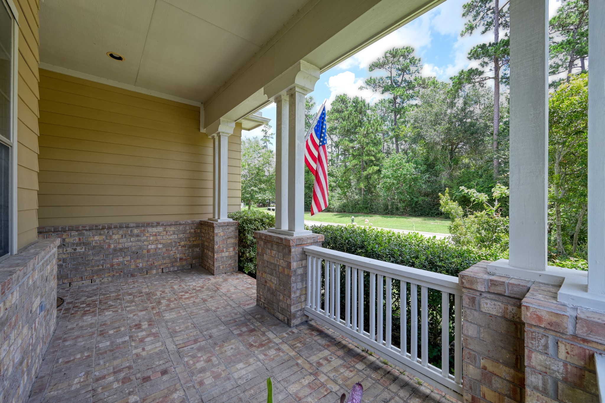 74 Tapestry Park Circle Property Photo 3