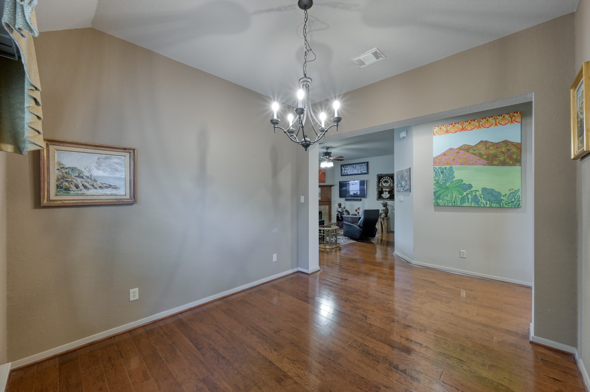 74 Tapestry Park Circle Property Photo 9