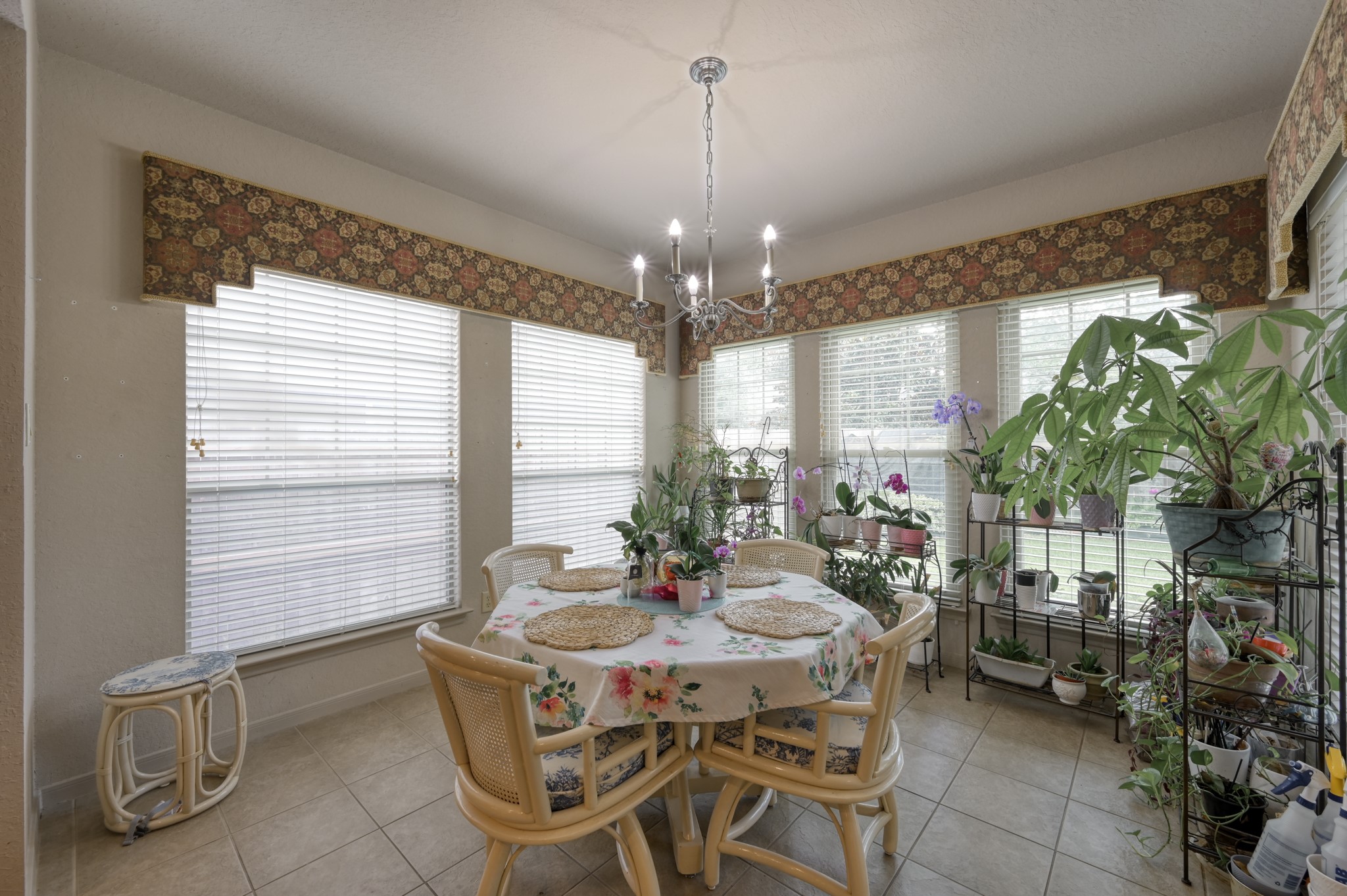 74 Tapestry Park Circle Property Photo 16