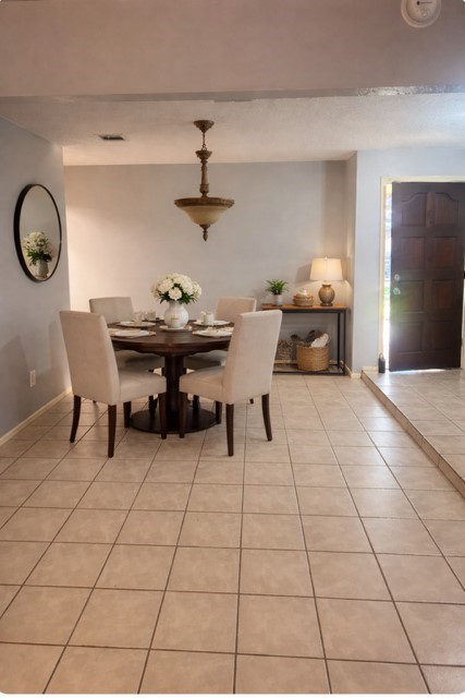 1202 Twining Oaks Lane Property Photo 2