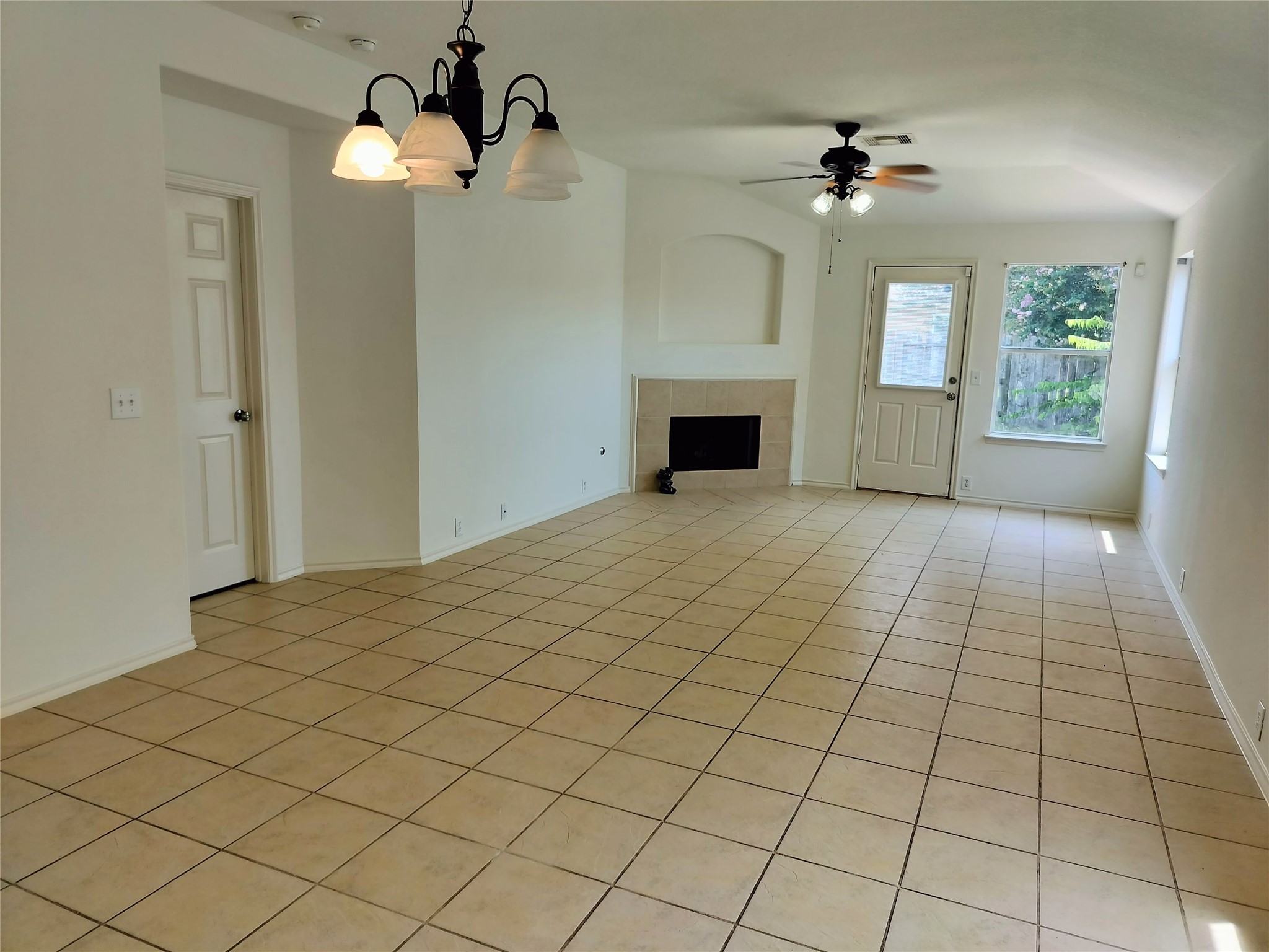 20123 Larkspur Landing Landing Property Photo 5