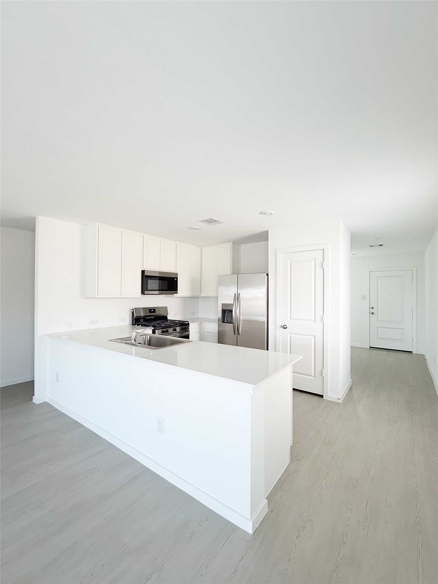 14704 S Ascot Bend Circle Property Photo 5
